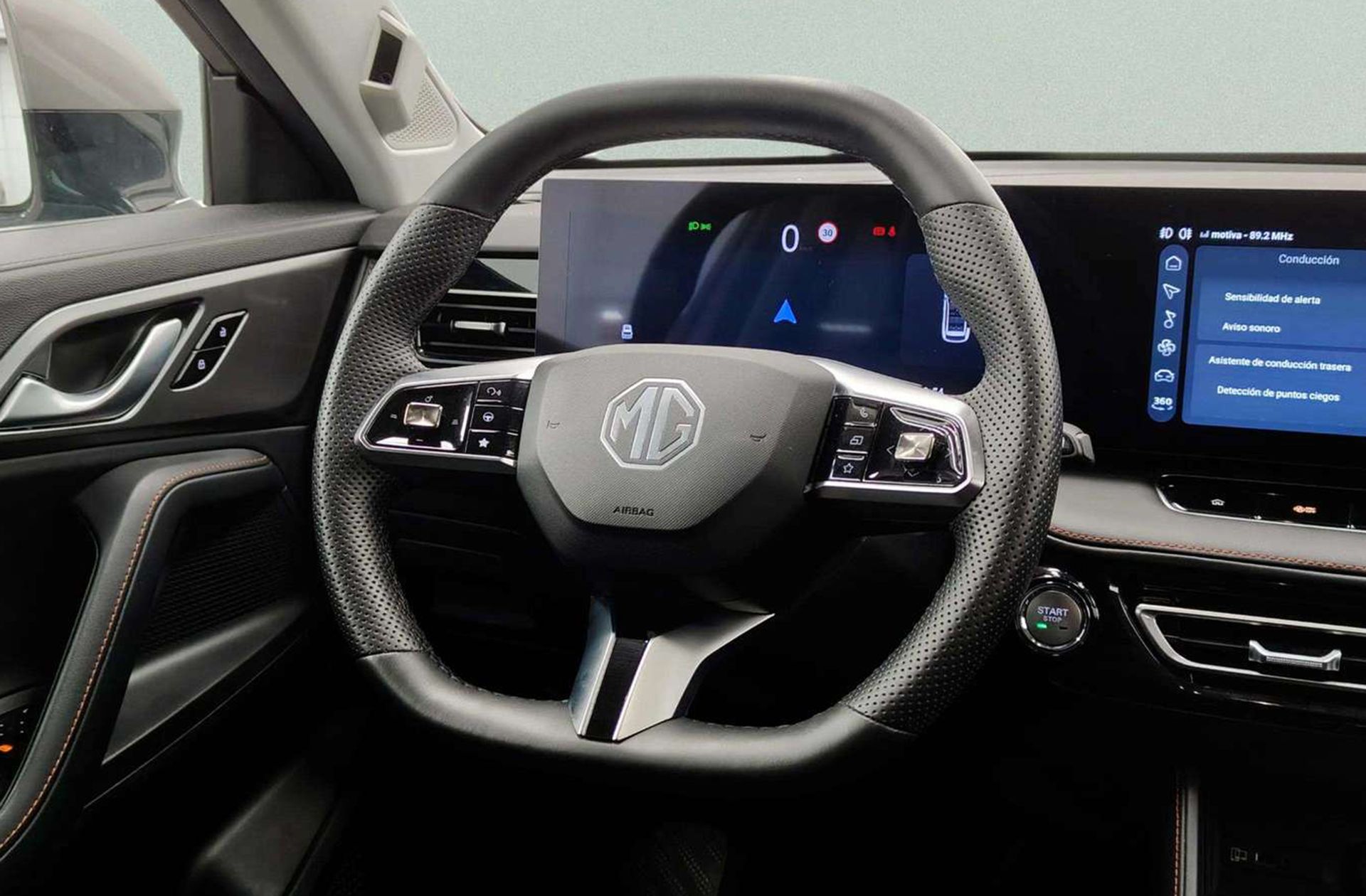 MG HS 1.5T Luxury DCT - foto 31