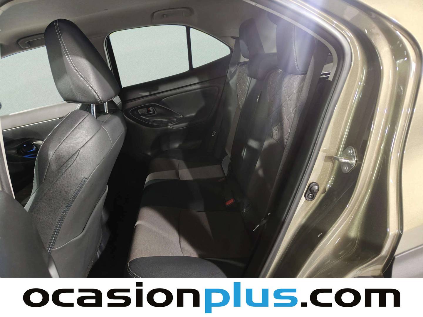 Foto asientos traseros Toyota Yaris Cross Toyota Yaris Cross 120H Style (116 CV)