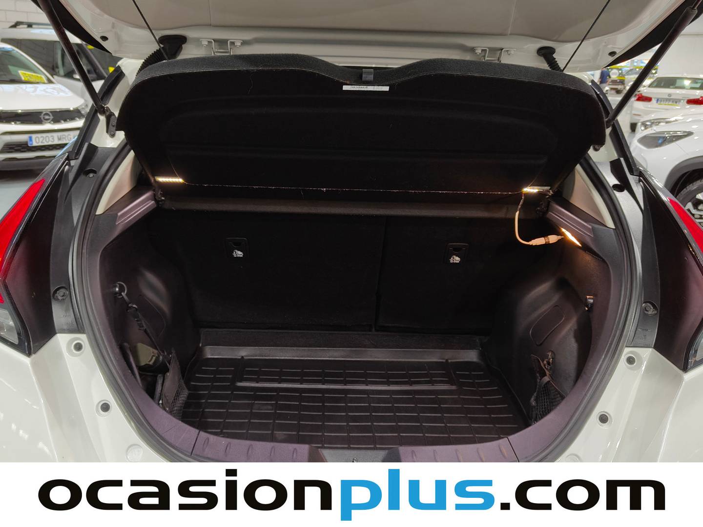 Fotos maletero Nissan LEAF Nissan Leaf 40kWh N-Connecta Bitono (150 CV)