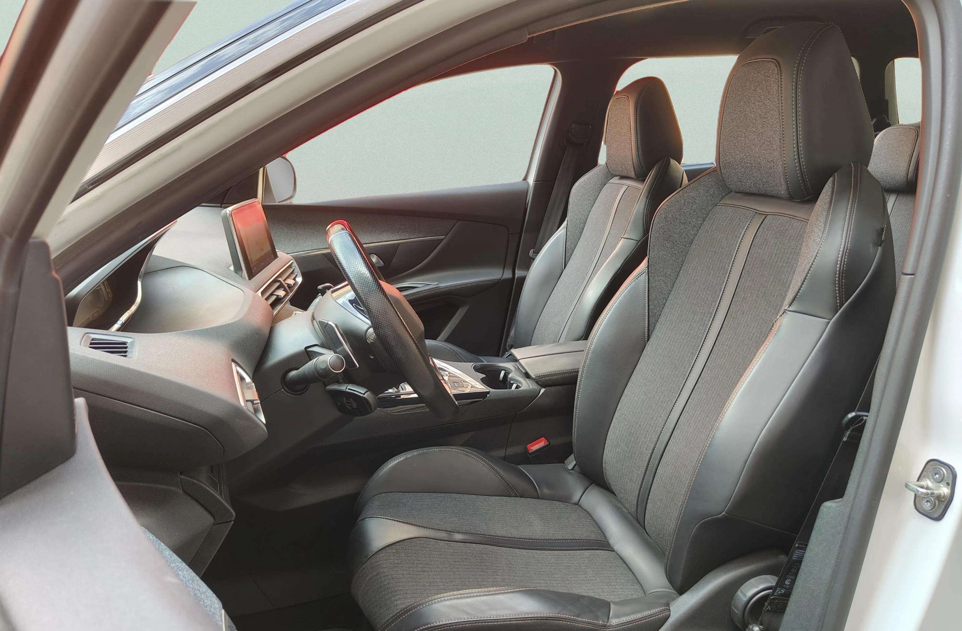 Peugeot 5008 BlueHDi 180 GT EAT8 7 plazas - foto 12