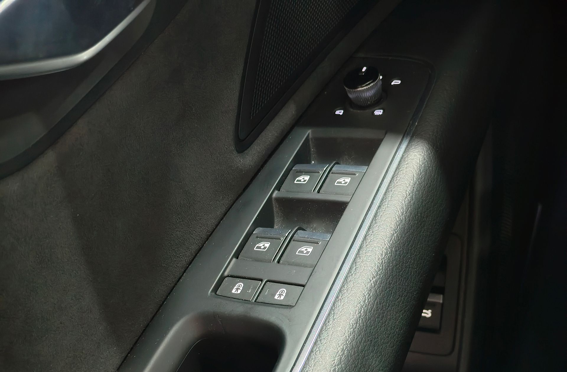 Audi A8 TFSIe 60 TFSIe quattro tiptronic - foto 38