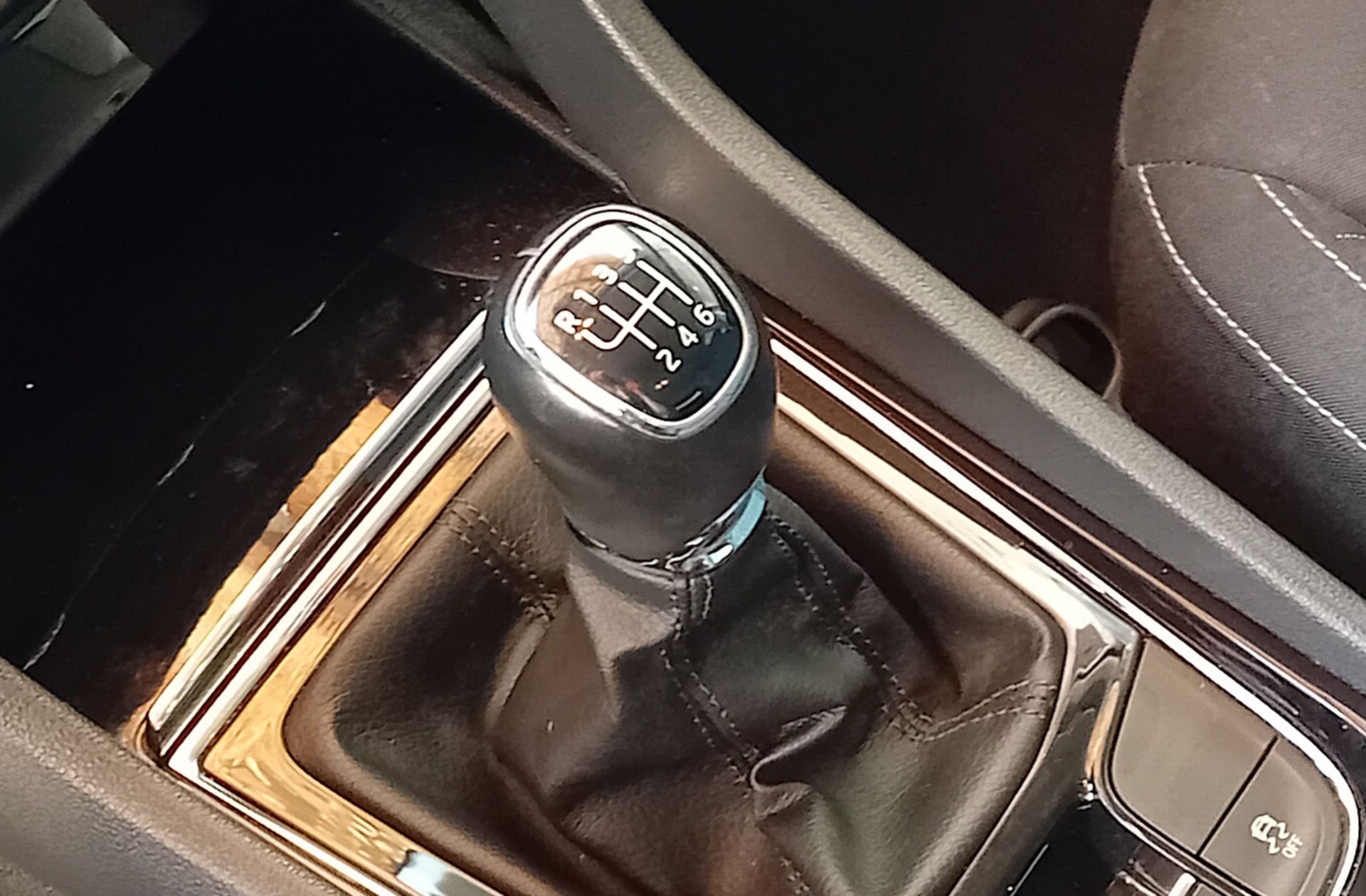 Škoda Karoq 1.0 TSI Like - foto 5