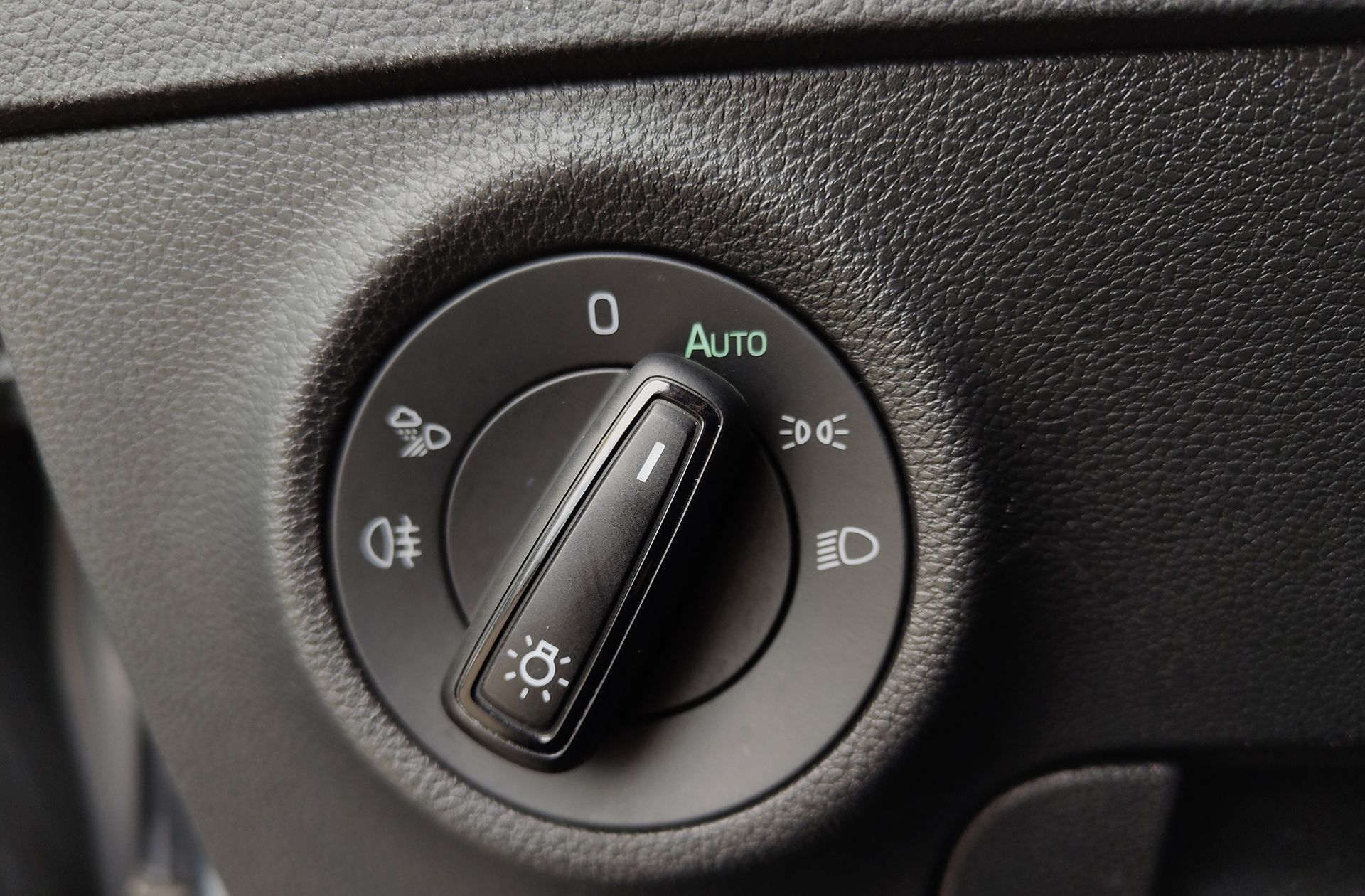 Škoda Karoq 1.5 TSI ACT Sportline - foto 25
