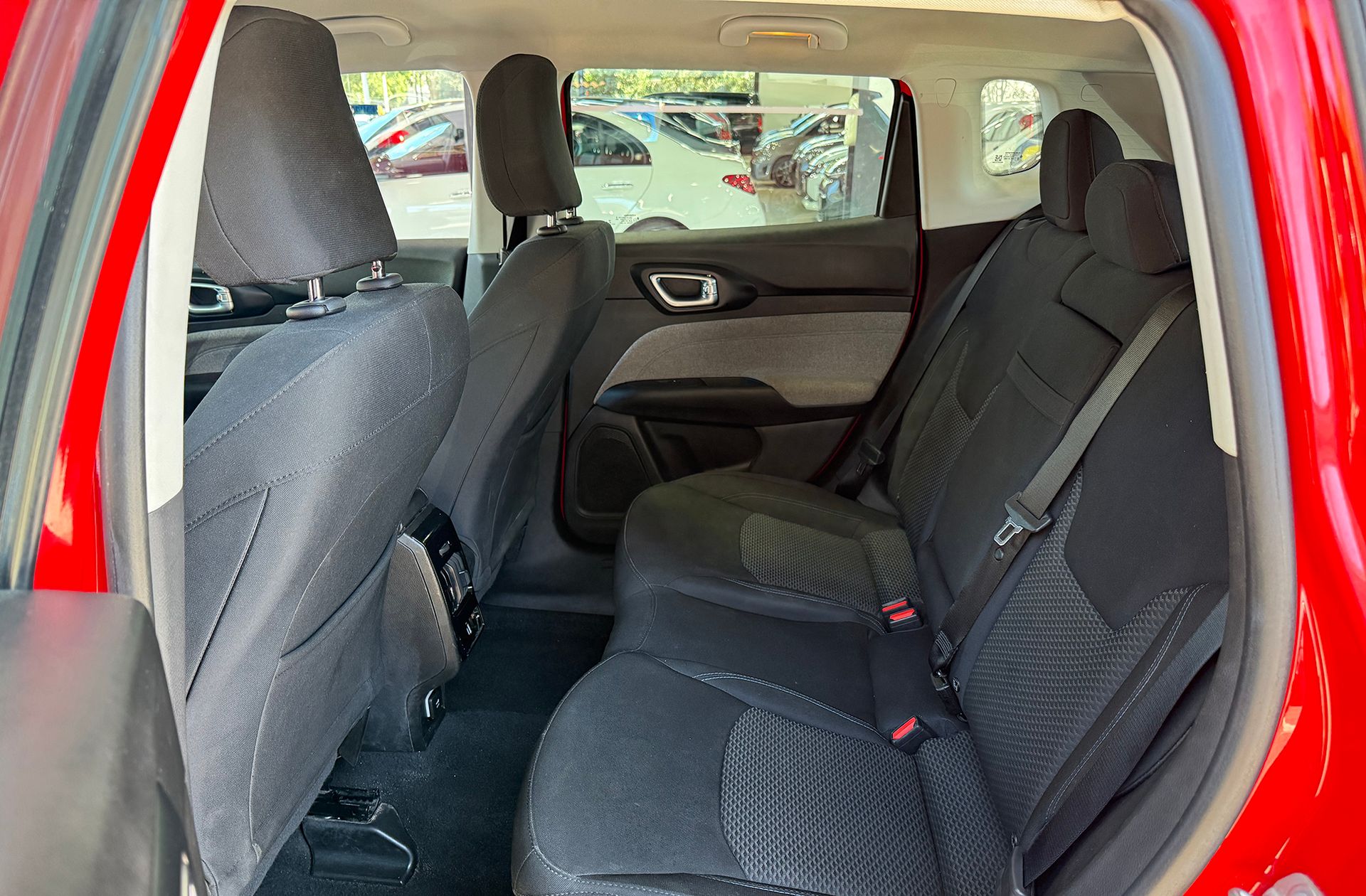 Jeep Compass eHybrid 1.5 MHEV Longitude DCT - foto 10