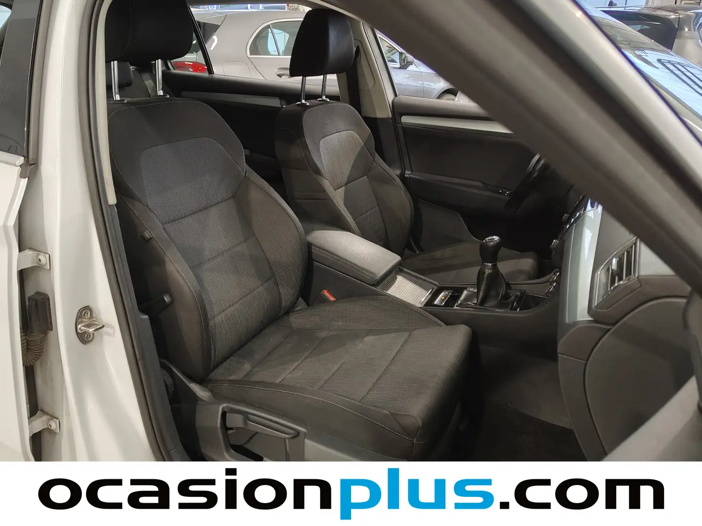 Foto Skoda Superb Skoda Superb Combi 2.0 TDI Ambition (150 CV)