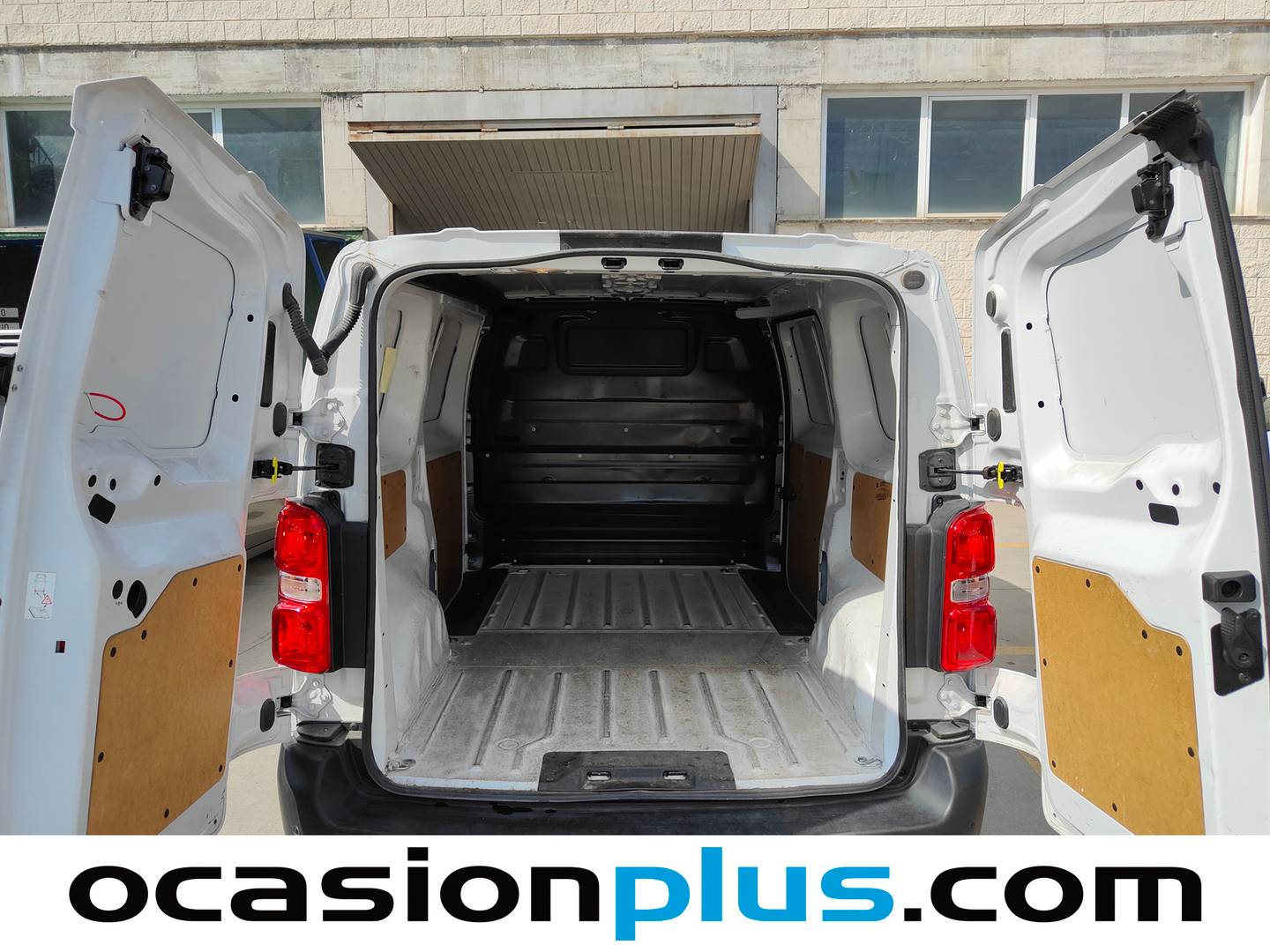 Foto asientos traseros Peugeot Expert Peugeot Expert Furgon BlueHDi 120 S&S Standard (120 CV)