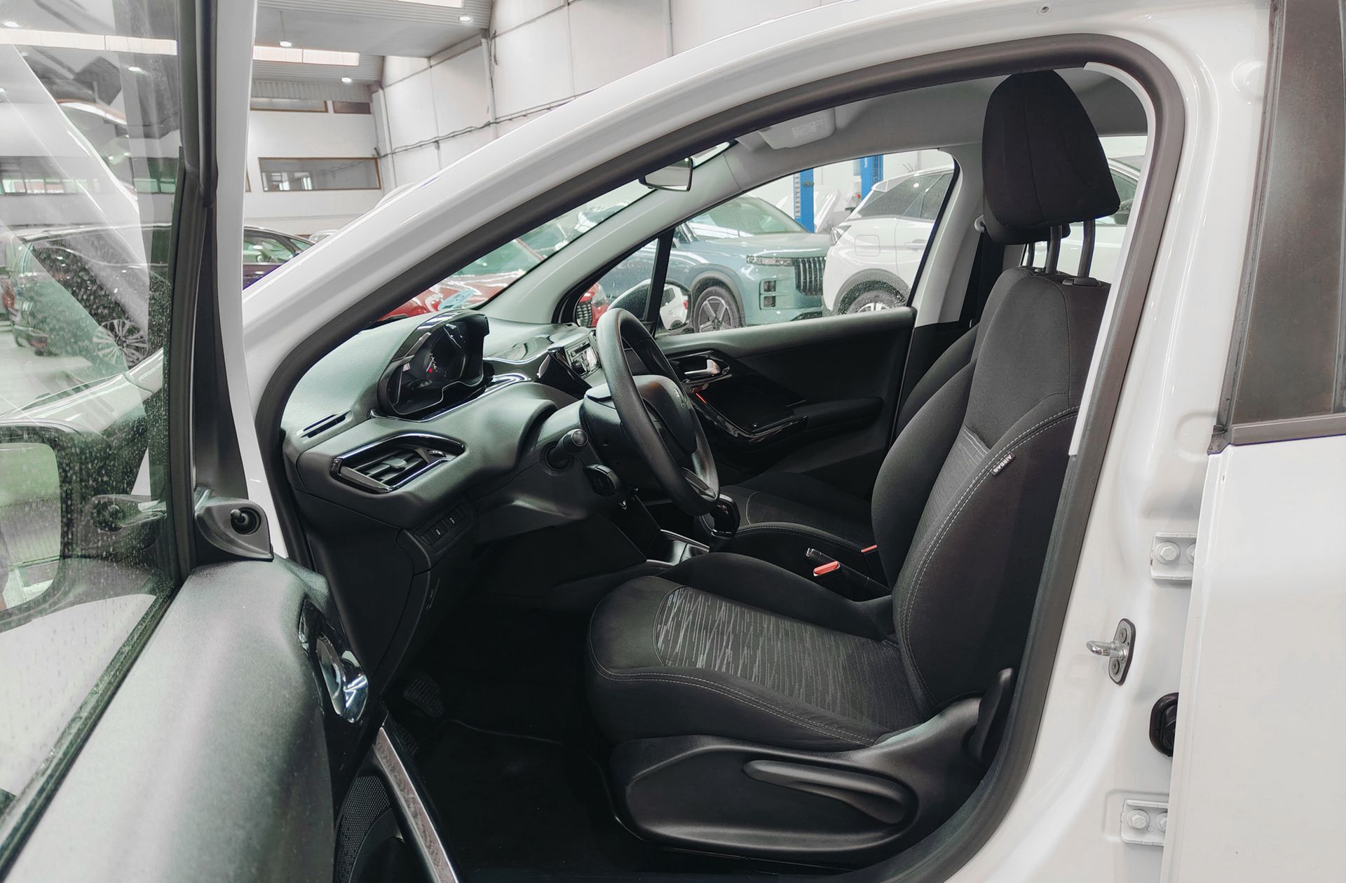 Peugeot 208 1.0L PureTech Access - foto 7