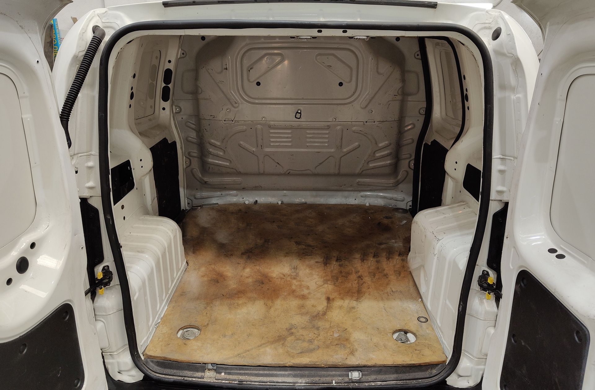Fiat Fiorino Cargo Furgon 1.3 MultiJet Base - foto 11