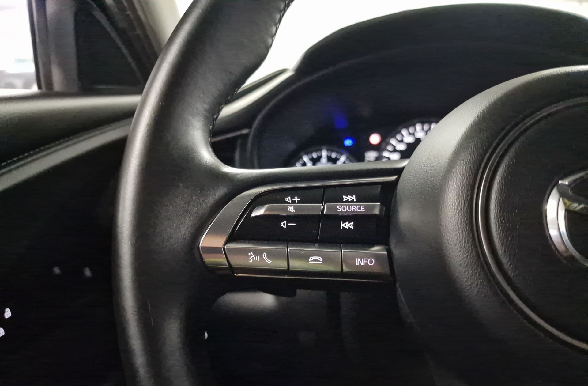 Mazda CX-30 2.0 Skyactiv-X Zenith - foto 28