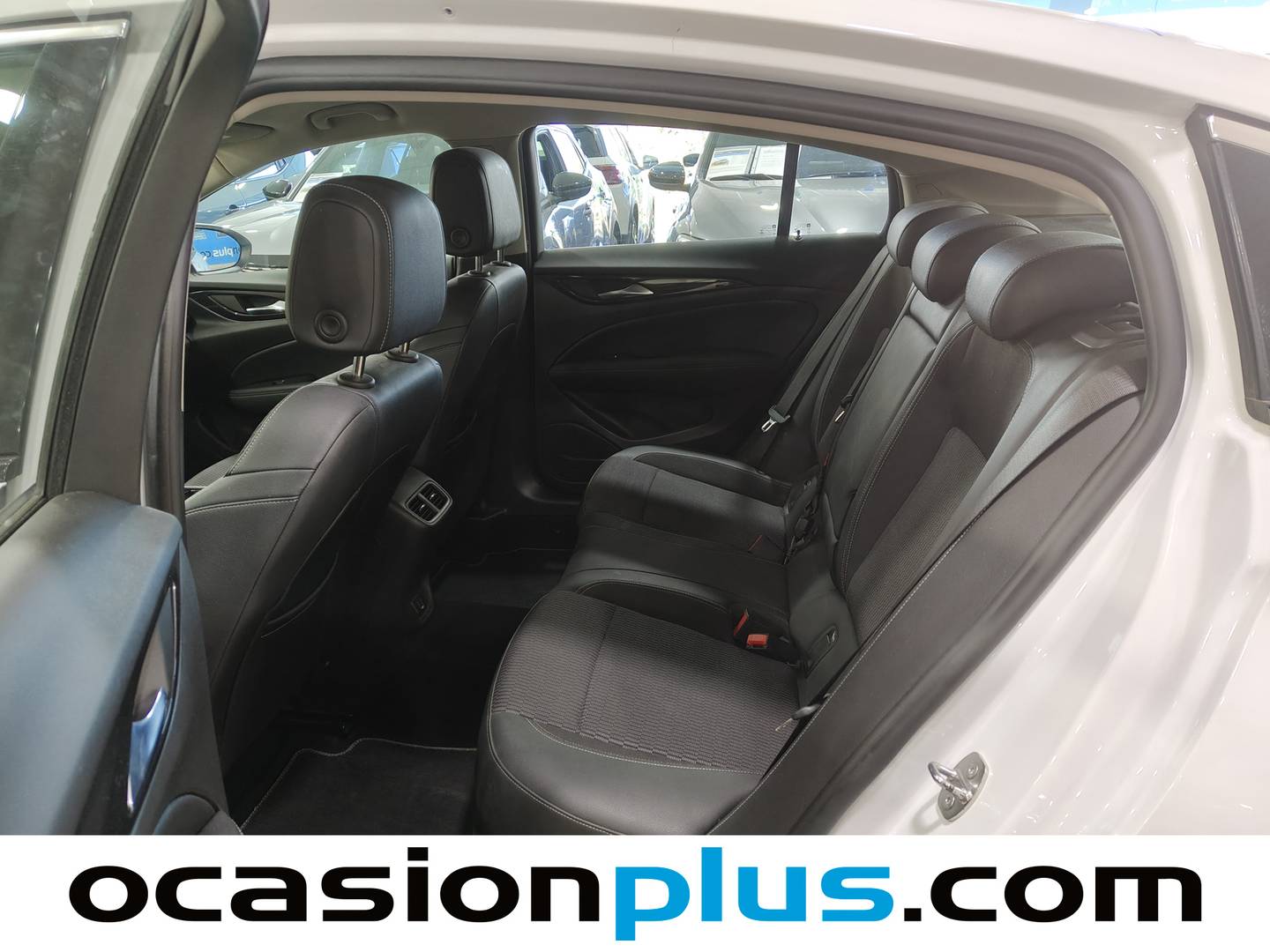 Foto asientos traseros Opel Insignia Opel Insignia 2.0T SHT Business Elegance AT9 (170 CV)