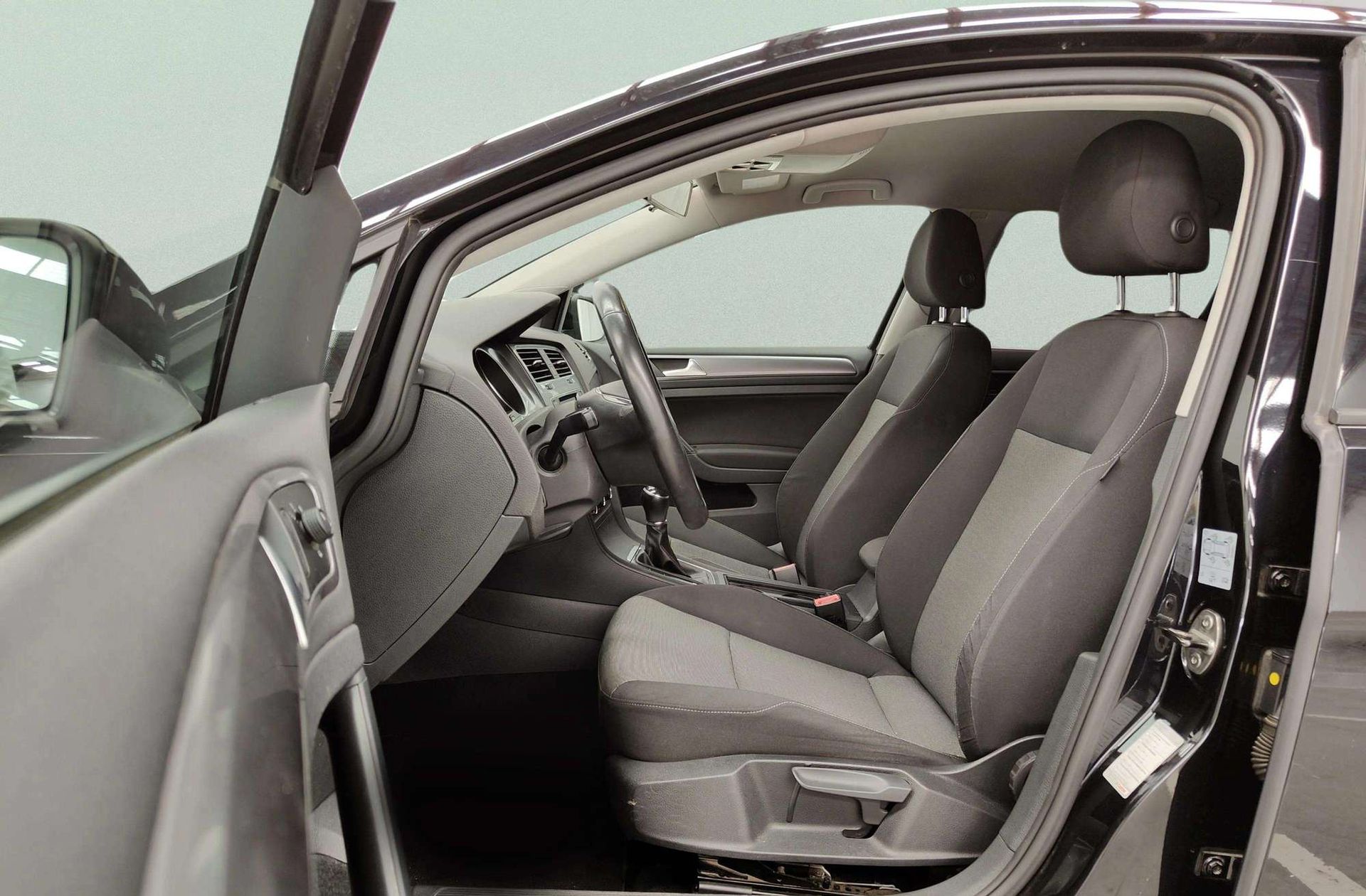 Volkswagen Golf Edition 1.6 TDI BMT - foto 8