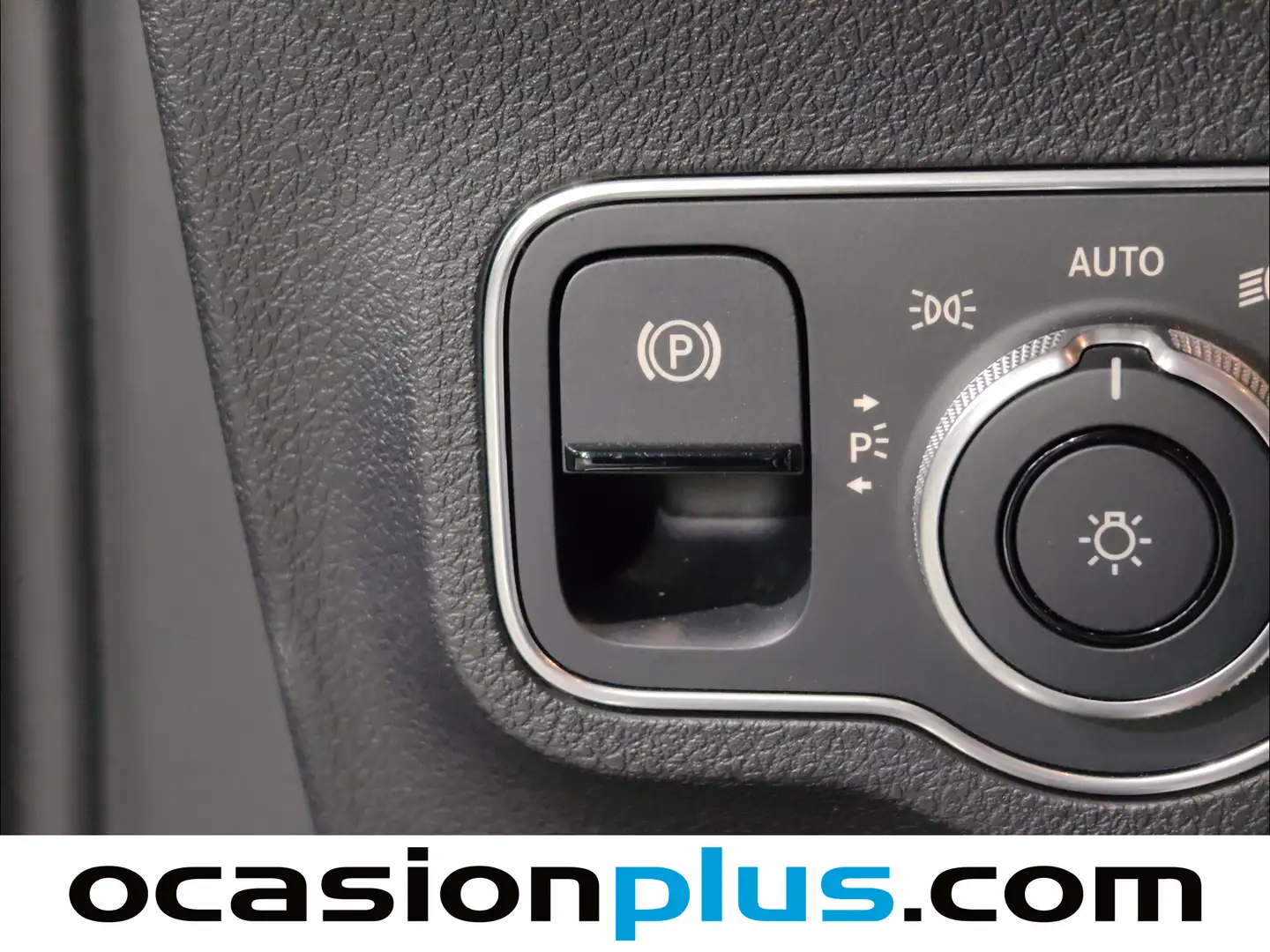 Foto Mercedes GLB Mercedes-Benz GLB 200 d (150 CV) Pack AMG