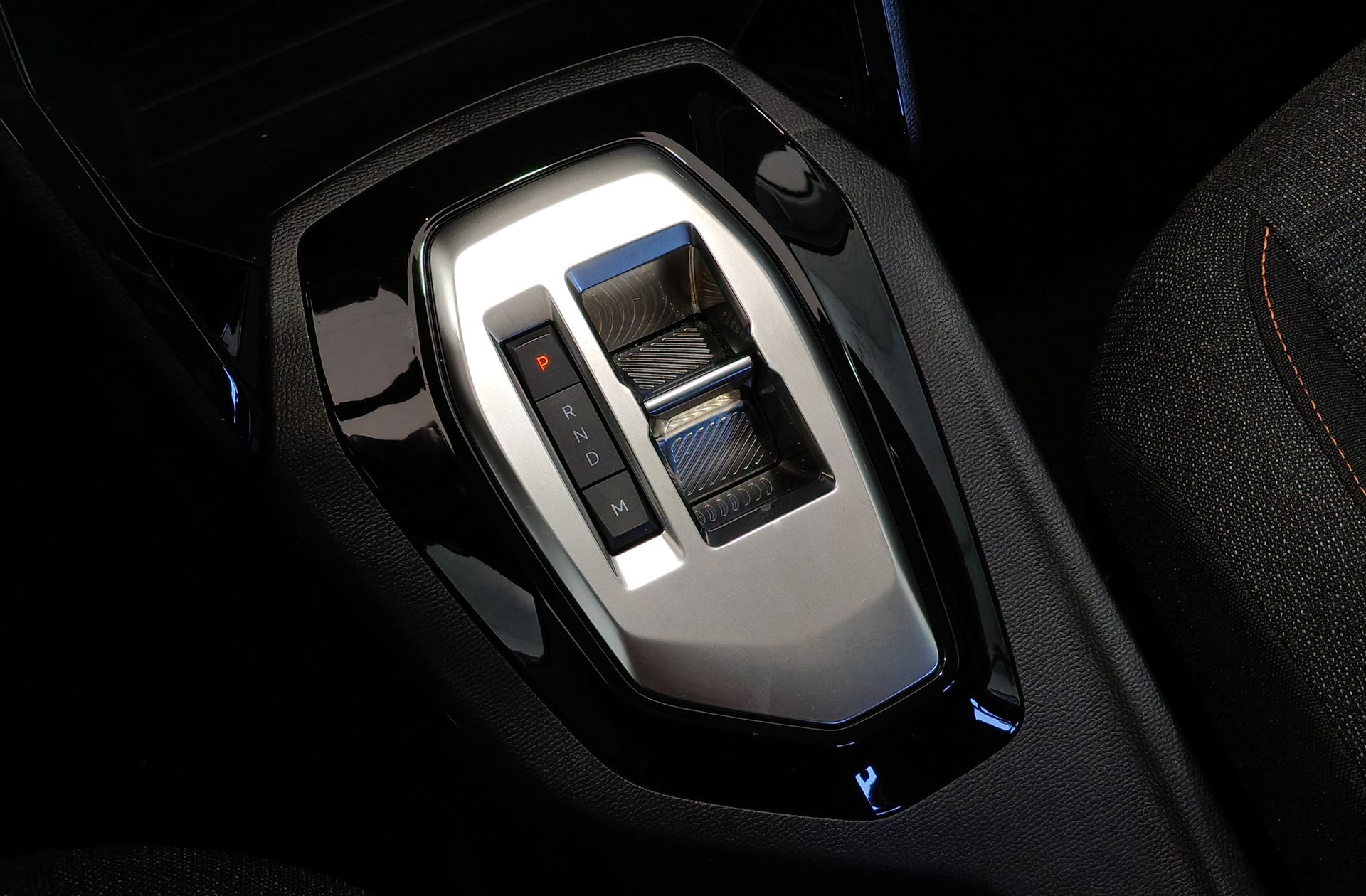 Peugeot 208 Style Hybrid 110 eDCS6 - foto 6