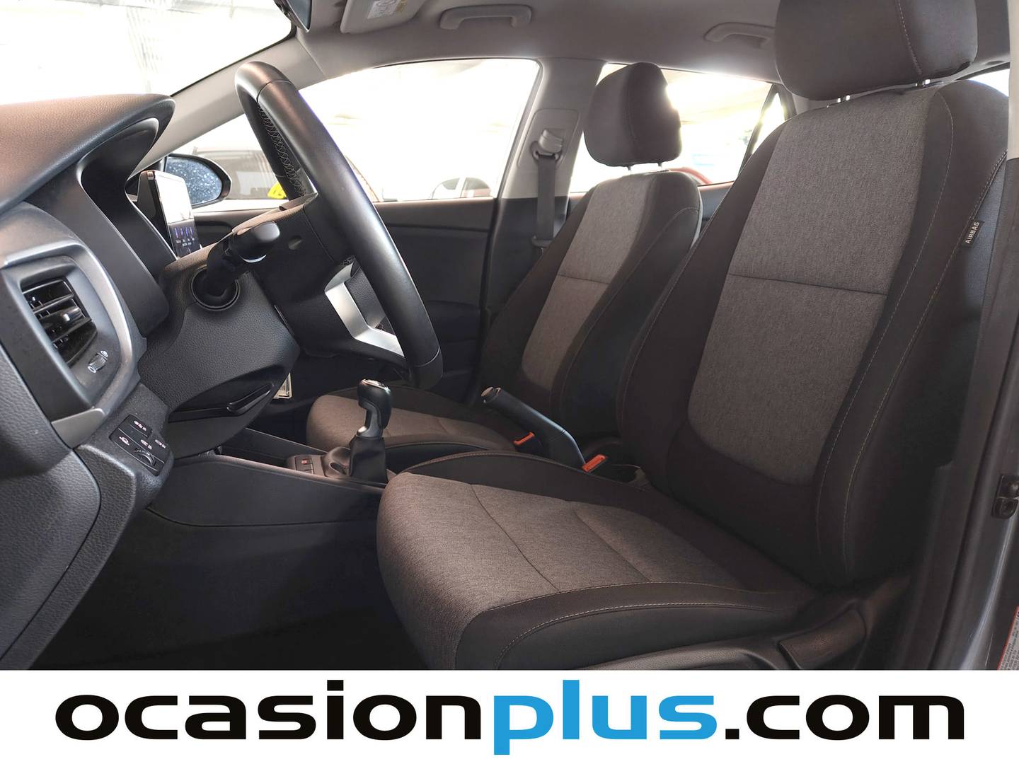 Foto asientos delanteros KIA Stonic KIA Stonic 1.0 T-GDi MHEV MT Concept (100 CV)