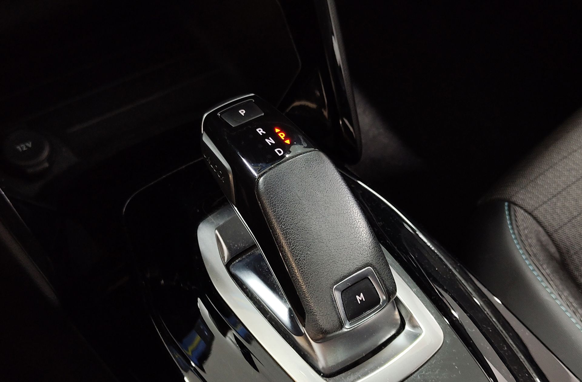 Peugeot 208 PureTech 100 Allure Pack EAT8 - foto 5