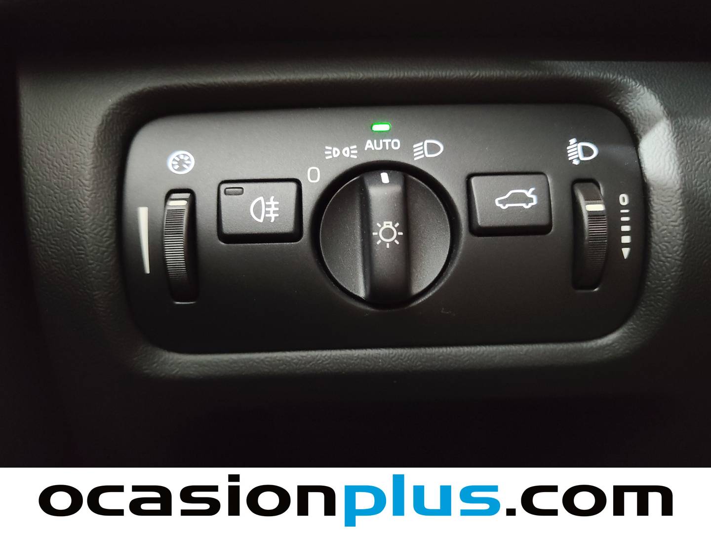 Extras y acabados del Volvo V40 Cross Country Volvo V40 Cross Country D2 Kinetic (115 CV)