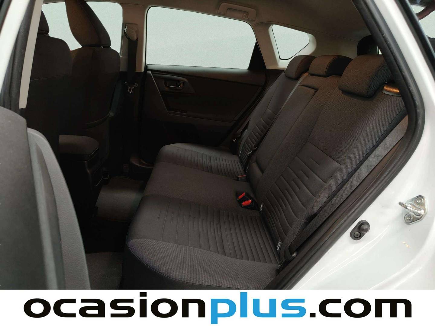 Foto asientos traseros Toyota Auris Toyota Auris 120T Active (116 CV)