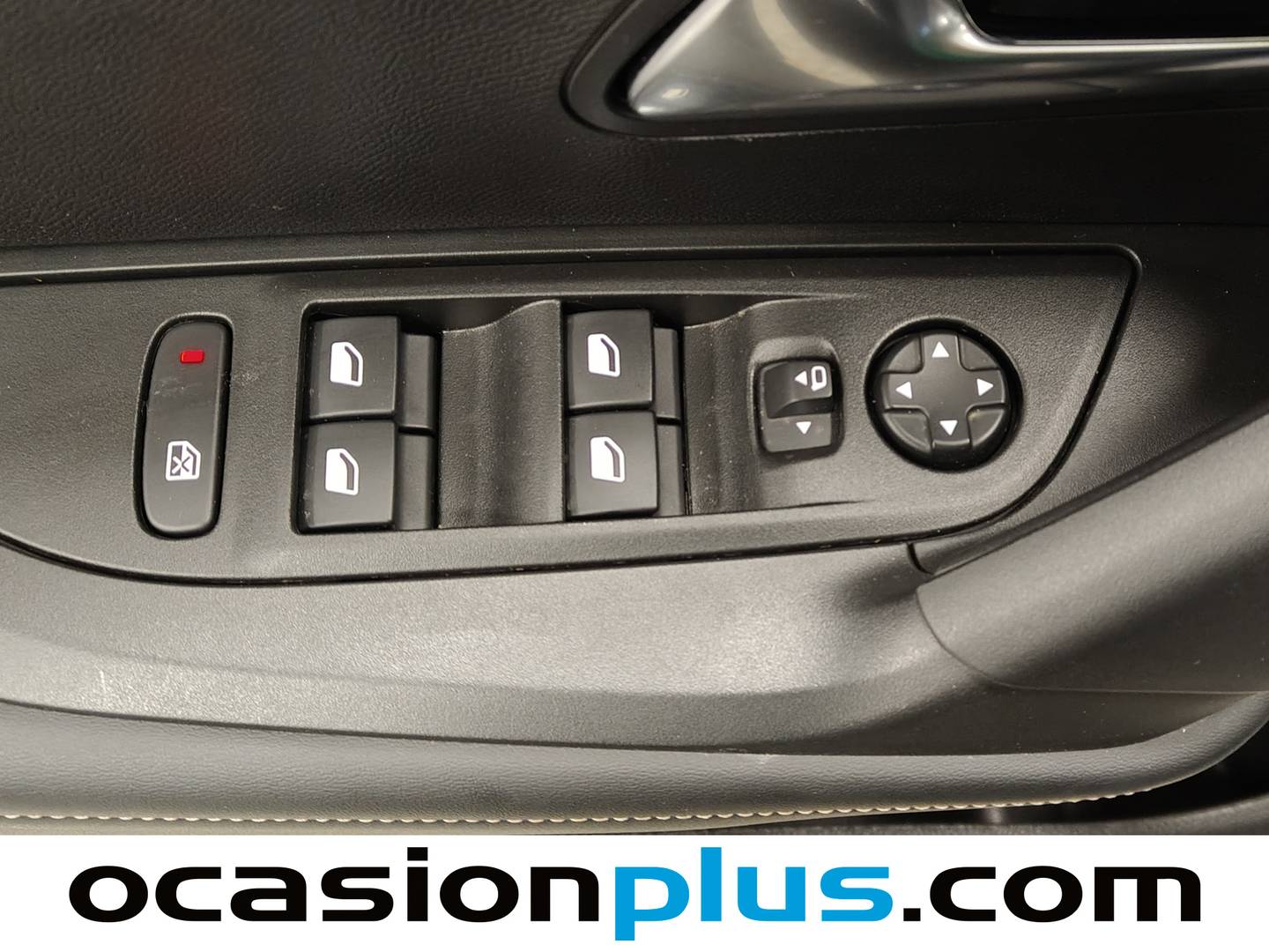 Foto Peugeot 2008 Peugeot 2008 Allure Hybrid eDCS6 (145 CV)