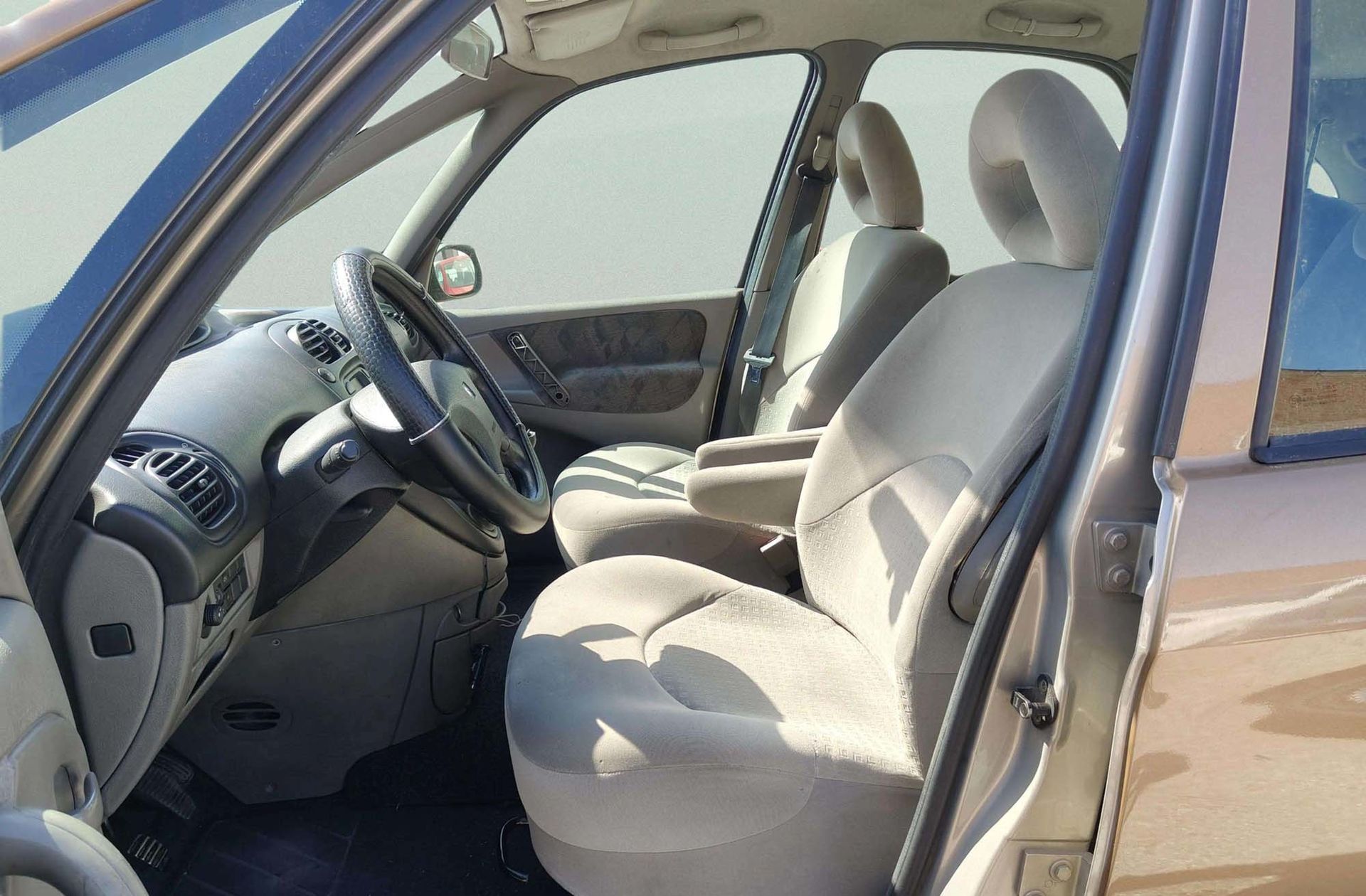 Citroën Xsara Picasso 2.0 HDi - foto 6
