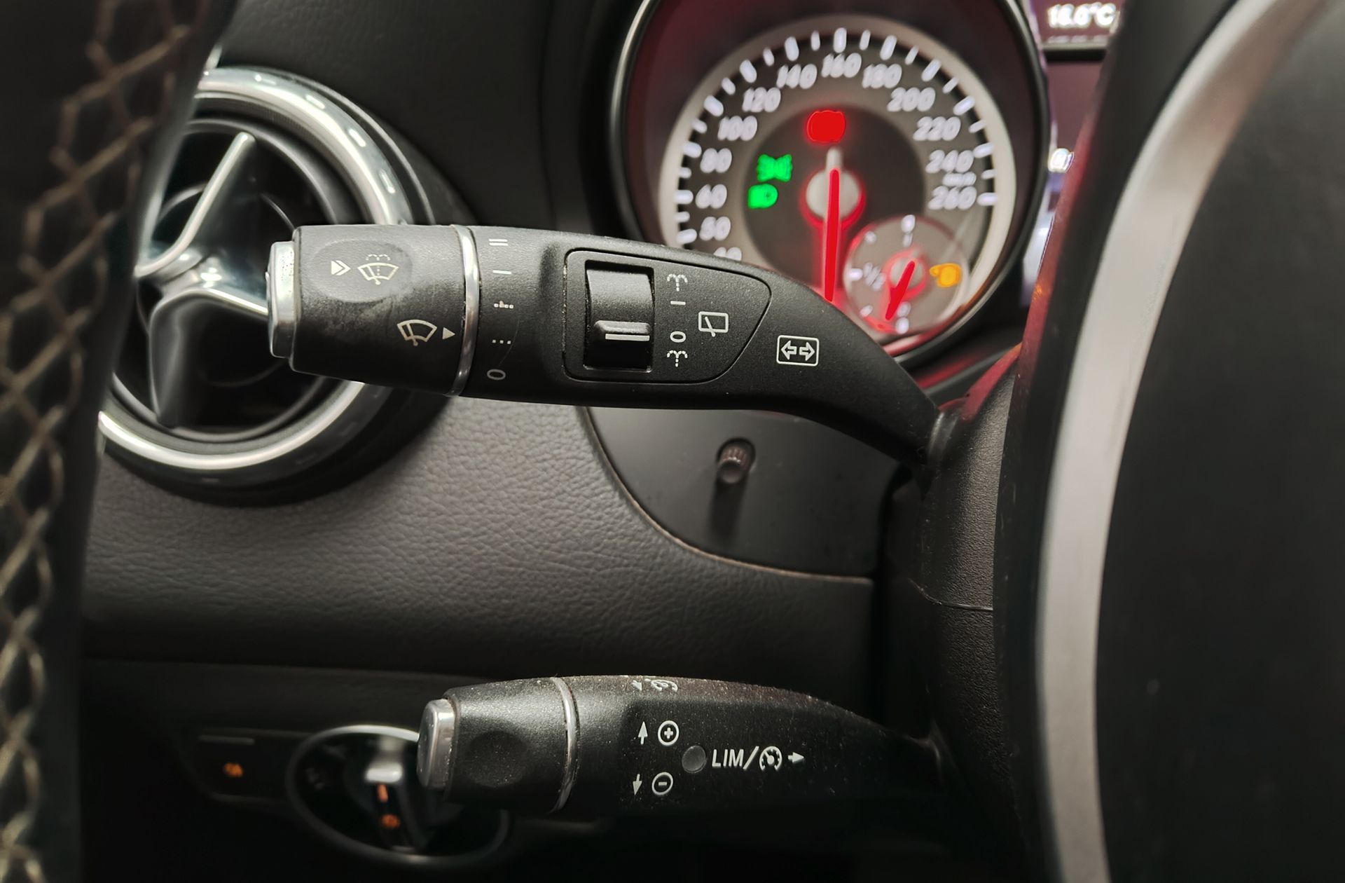 Mercedes-Benz GLA 200 CDI Style - foto 27