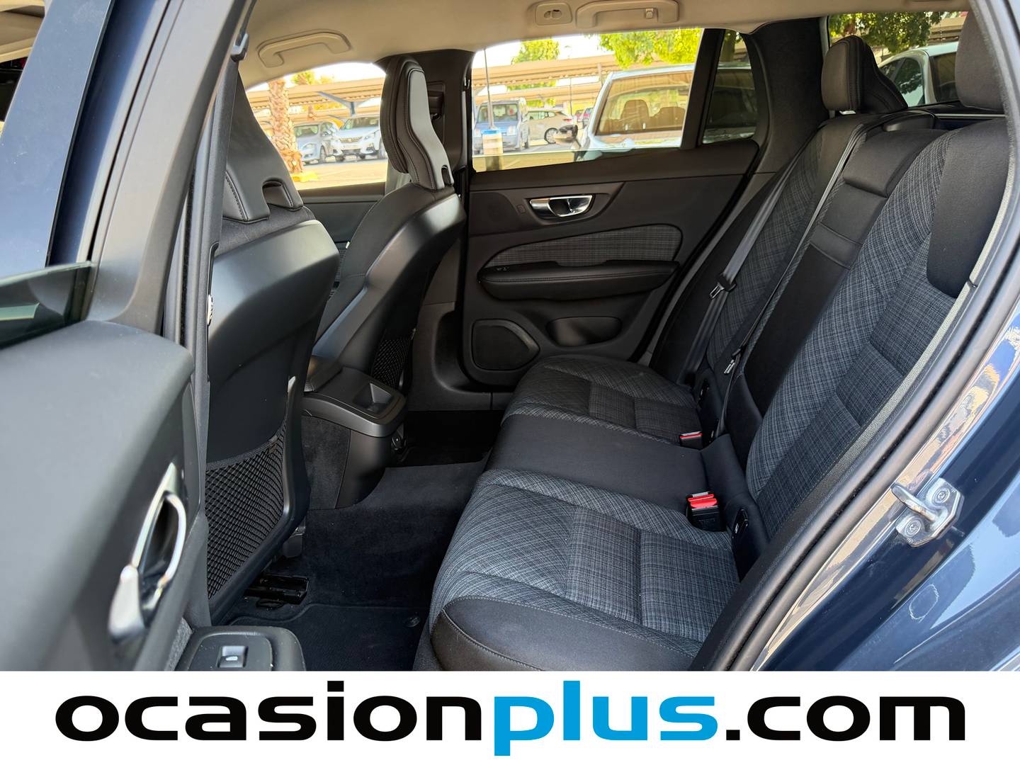 Foto asientos traseros Volvo V60 Volvo V60 B4 D Momentum Pro Auto 145 kW (197 CV)