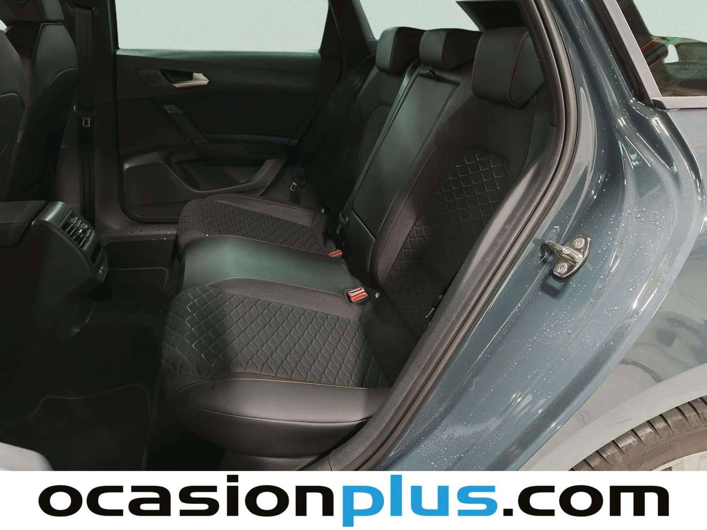 Foto asientos traseros Seat León Seat León ST 1.5 eTSI S&S FR Special Edition DSG (150 CV)