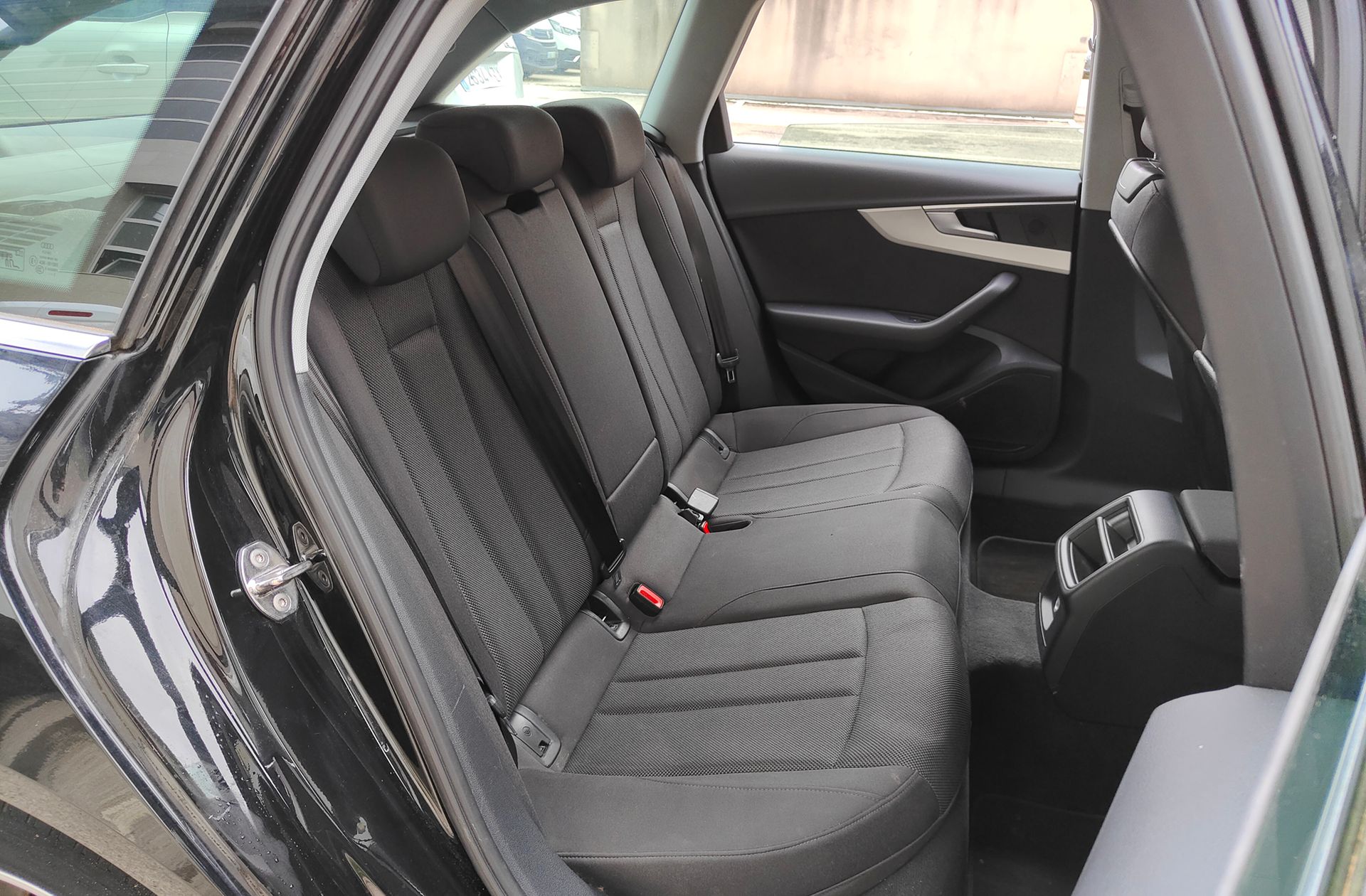 Audi A4 Avant Black Line 35 TFSI S Tronic - foto 17