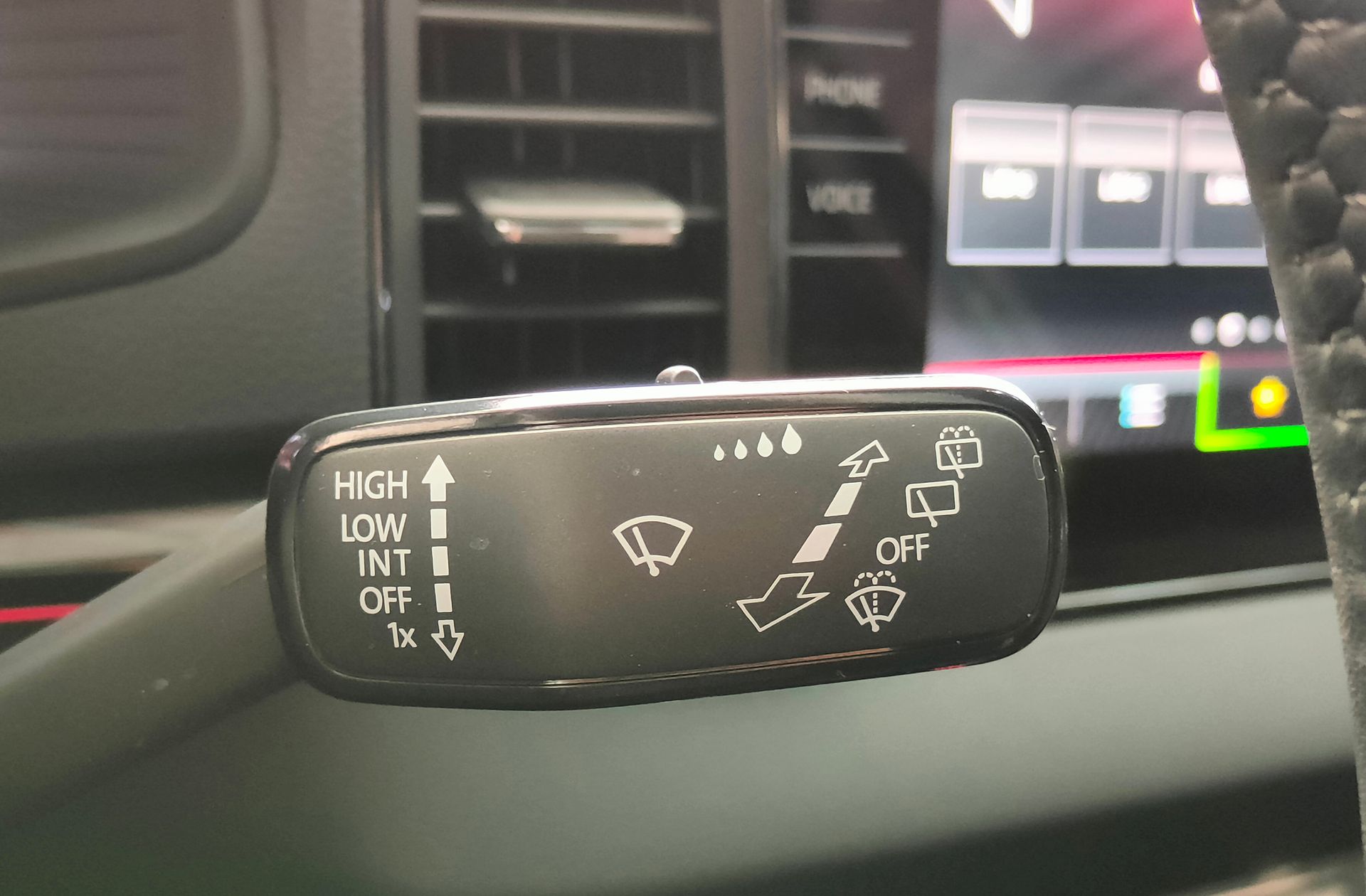 Škoda Karoq 1.5 TSI ACT Sportline DSG - foto 28