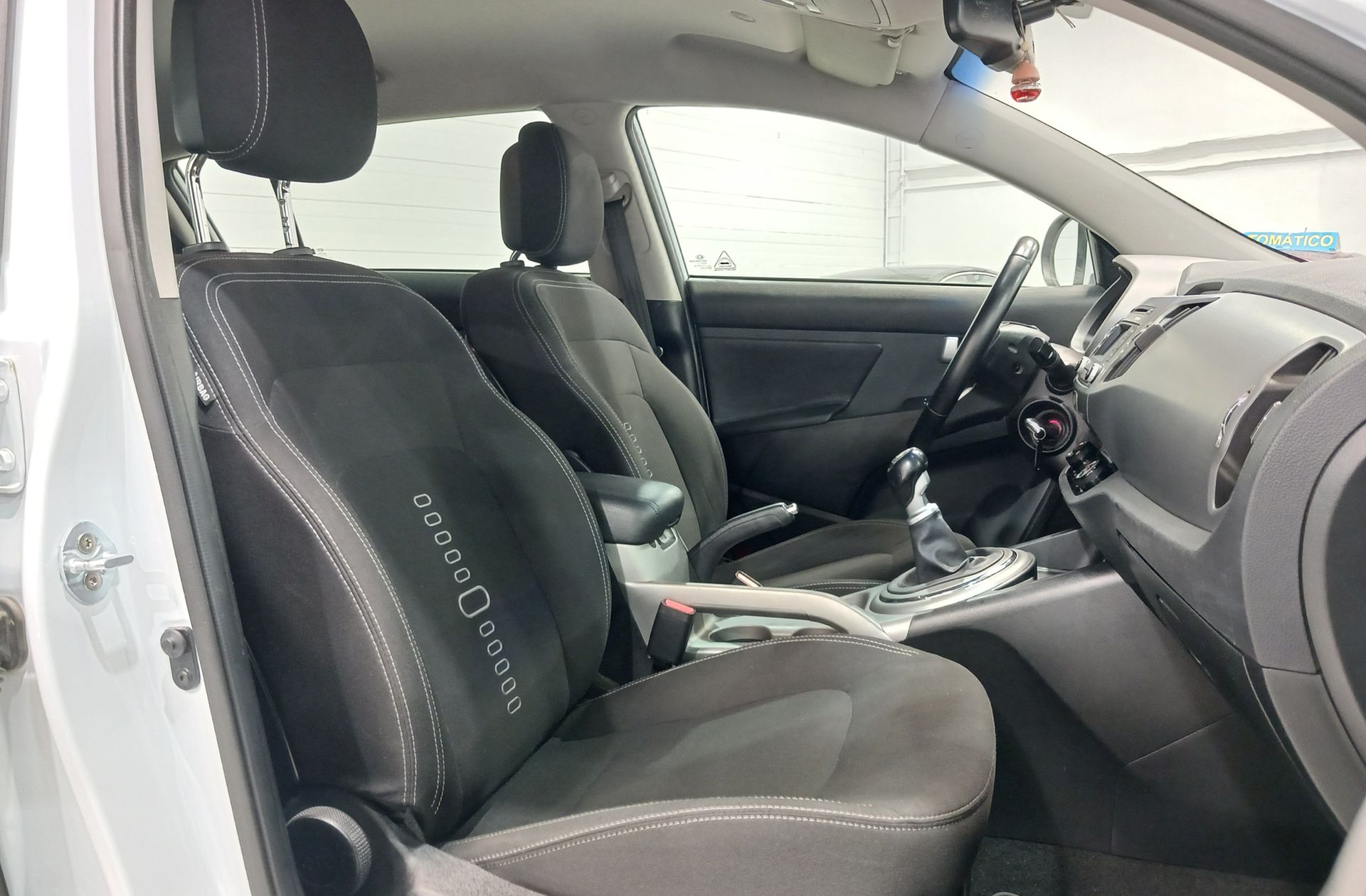 Kia Sportage 1.7 CRDi VGT Drive 4x2 - foto 15