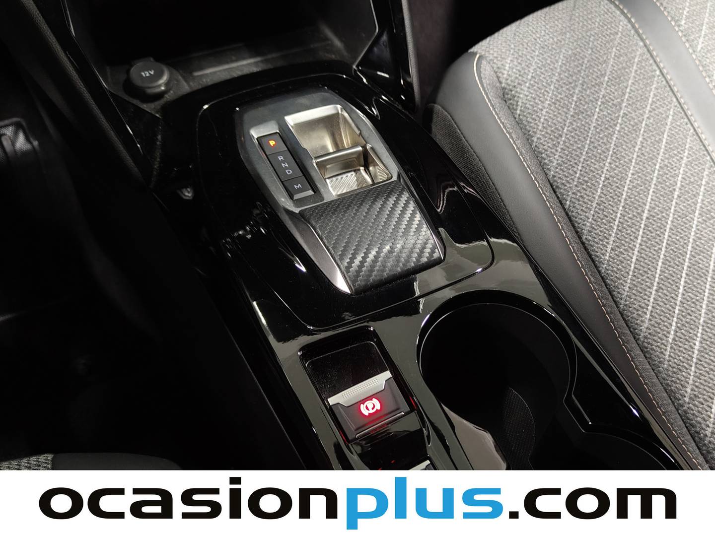 Foto Peugeot 2008 Peugeot 2008 Allure Hybrid eDCS6 (136 CV)