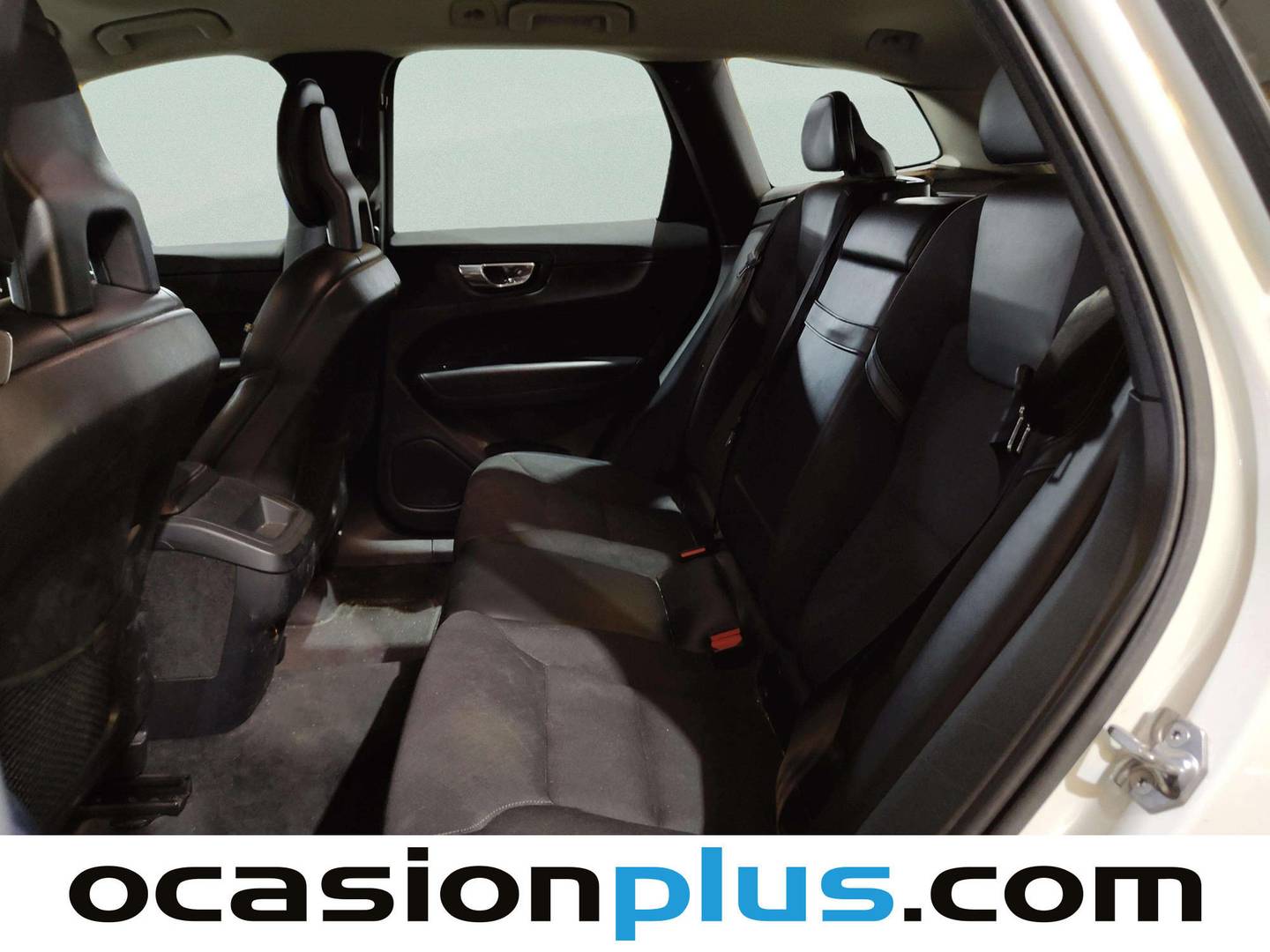 Foto asientos traseros Volvo XC60 Volvo XC60 D4 Momentum AWD Auto (190 CV)