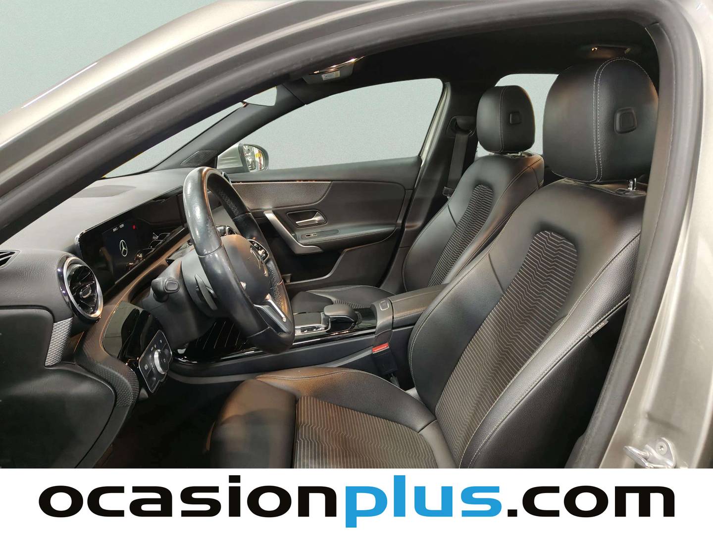 Foto asientos delanteros Mercedes Clase A Mercedes-Benz Clase A 180 d Sedán (116 CV)