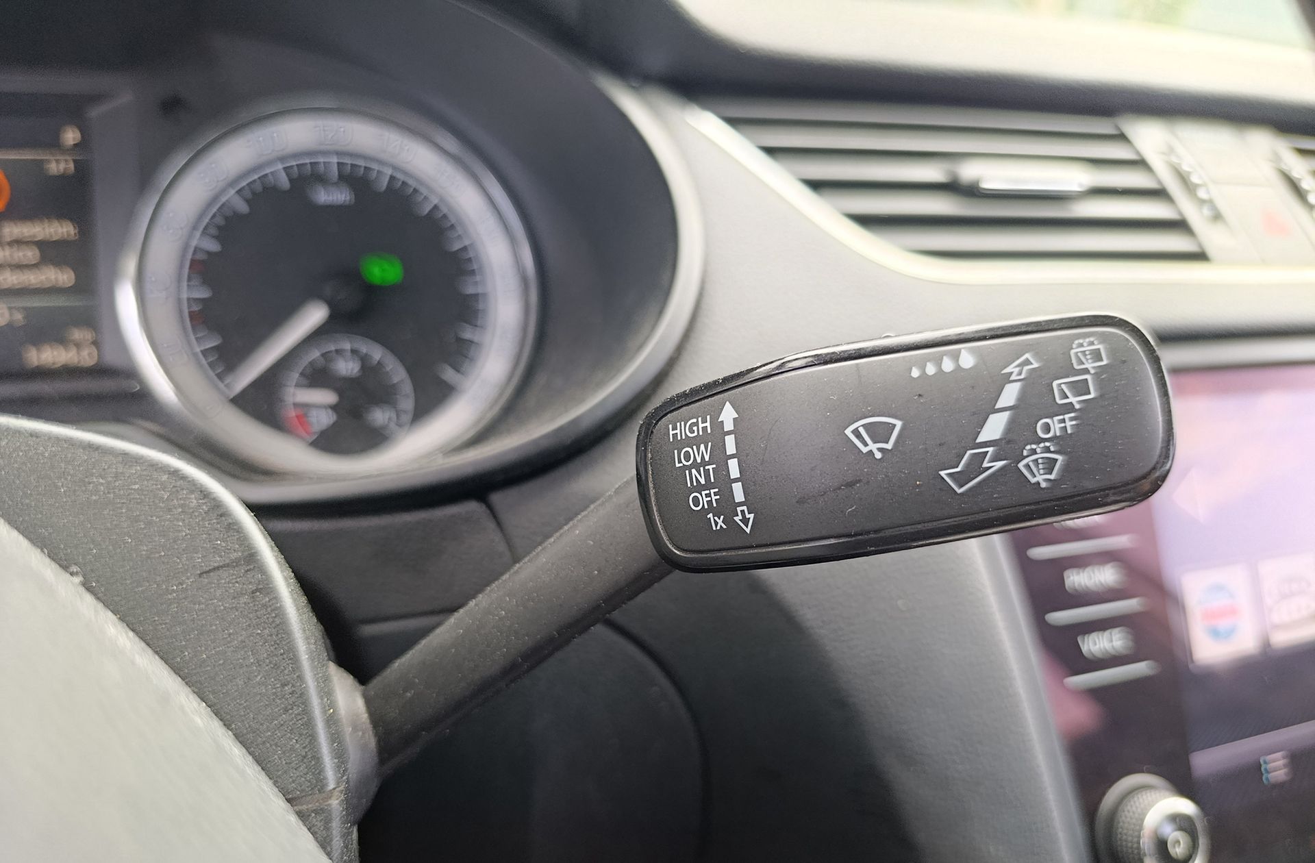 Škoda Octavia Combi 1.0 TSI Like DSG - foto 28