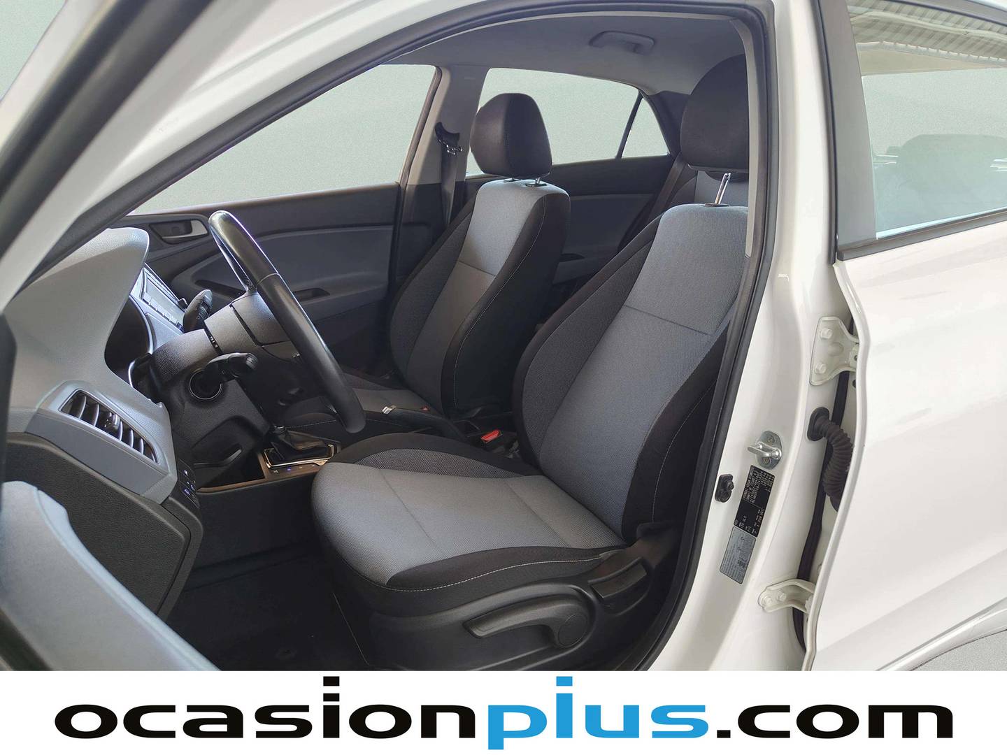 Foto asientos delanteros Hyundai i20 Hyundai i20 1.4 MPI Link Auto (100 CV)
