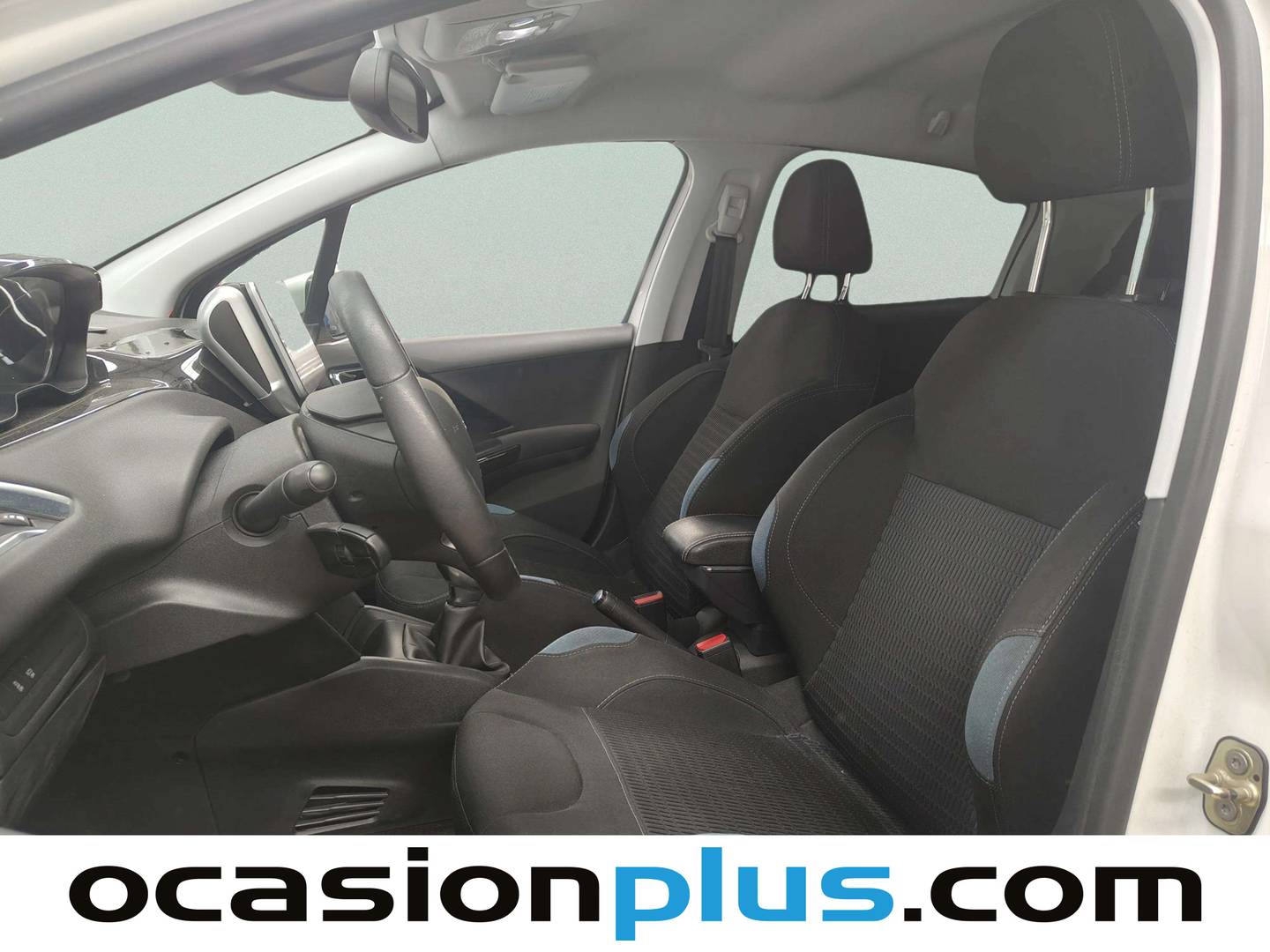 Foto asientos delanteros Peugeot 208 Peugeot 208 1.6 e-HDI Allure (92 CV)