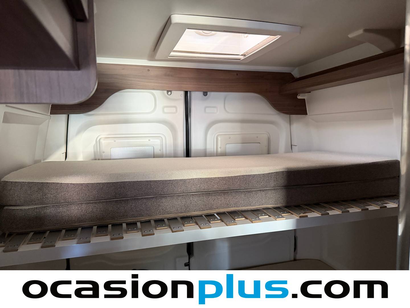 Acabados Iveco Daily Iveco Daily 2.3 TD 35S 16S V 3520L/H2 Blue Power (156 CV) 4 Plazas Camperizada