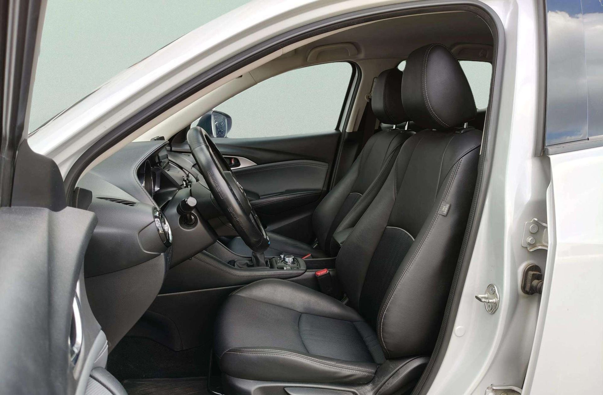 Mazda CX-3 1.8 D Zenith 2WD - foto 12
