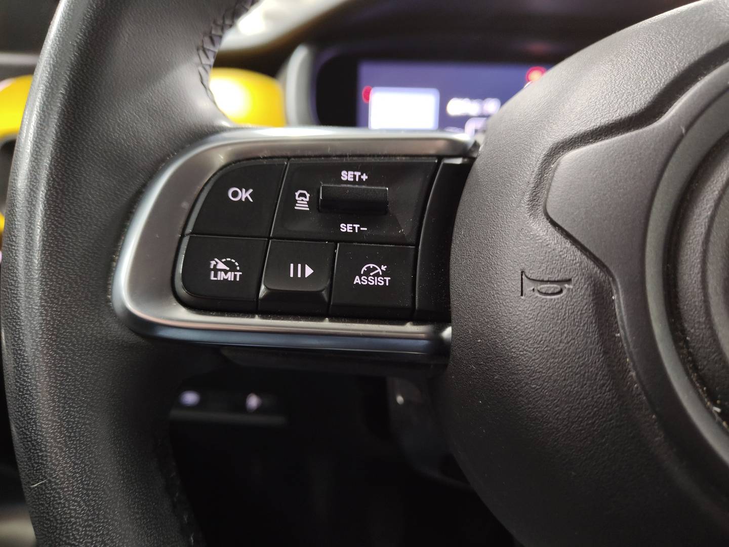 Foto Jeep Avenger Jeep Avenger 1.2 G Summit (100 CV)