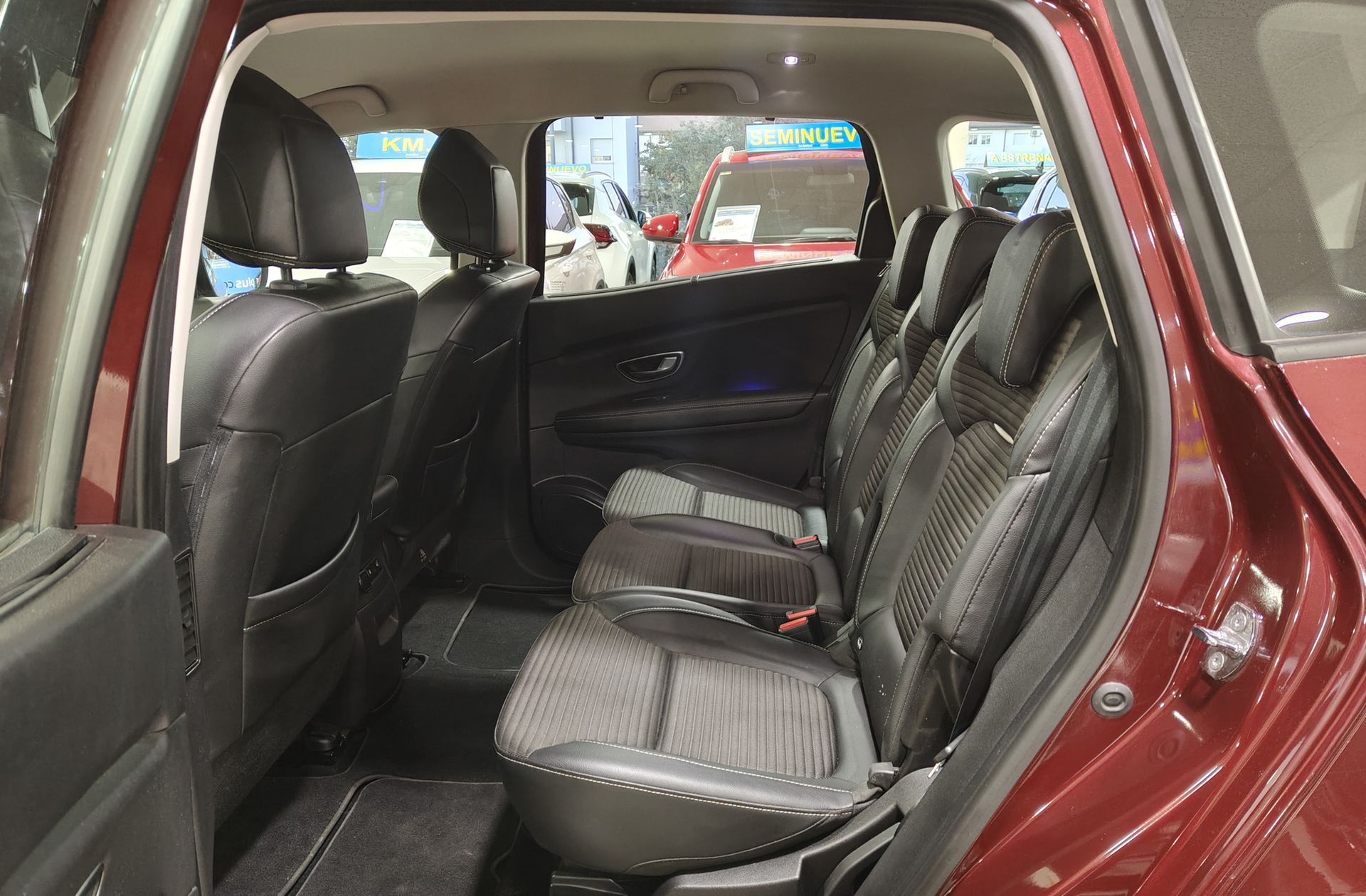Renault Grand Scénic Zen TCe EDC GPF 7 plazas - foto 13