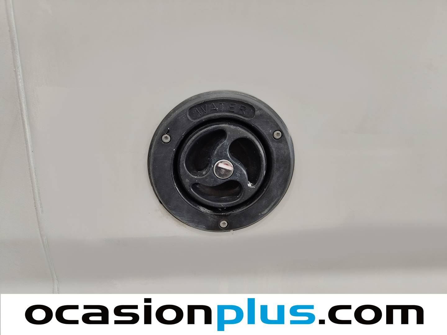 Challenger V114 Challenger V114 VIP (140 CV) 2 Plazas km 0