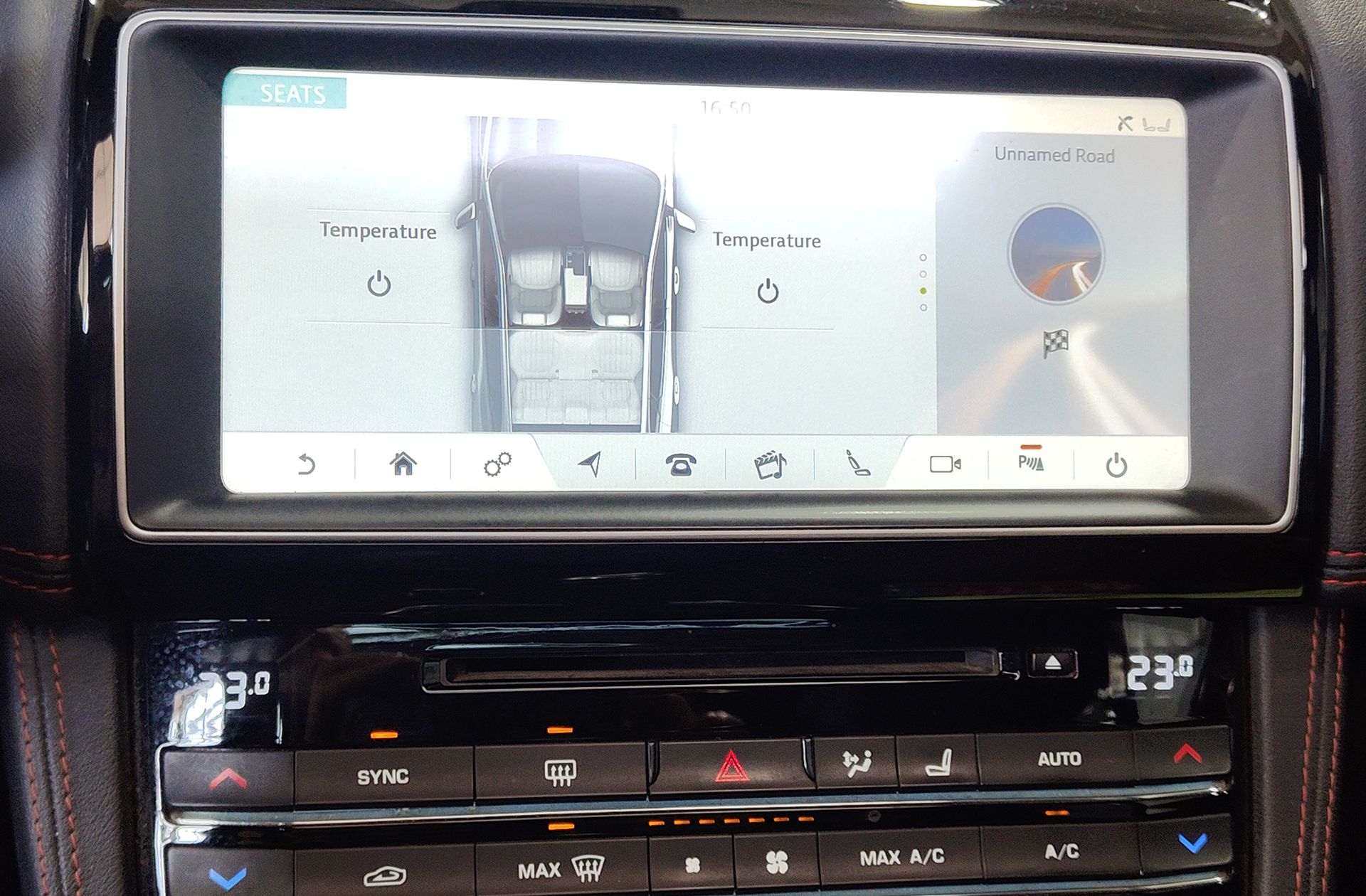 Jaguar F-Pace 2.0L i4D R-Sport AWD - foto 38
