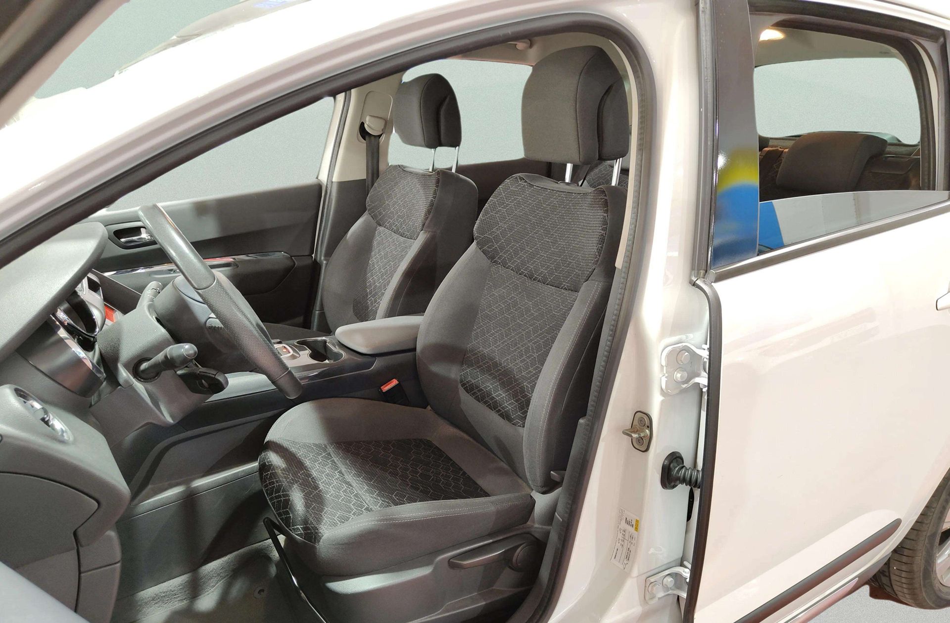 Peugeot 3008 1.2 PureTech Style - foto 8