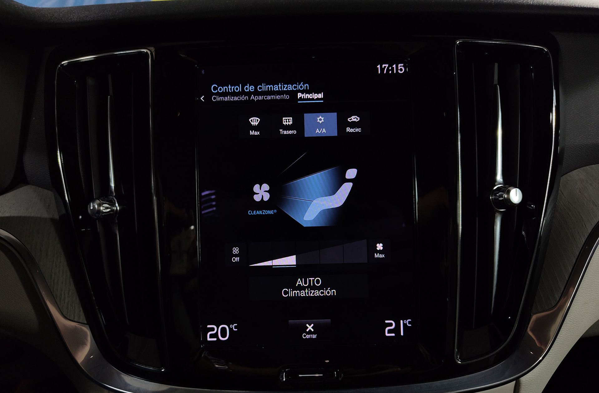 Volvo V60 B4 D Cross Country Core AWD - foto 31