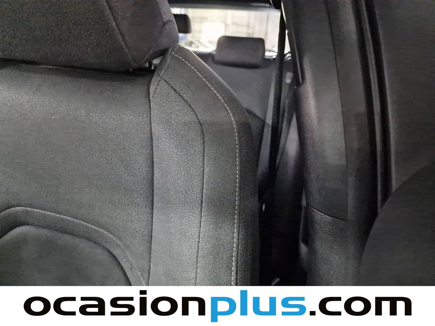 Extras y acabados del Lexus UX Lexus UX 250h Business 2WD (184 CV)