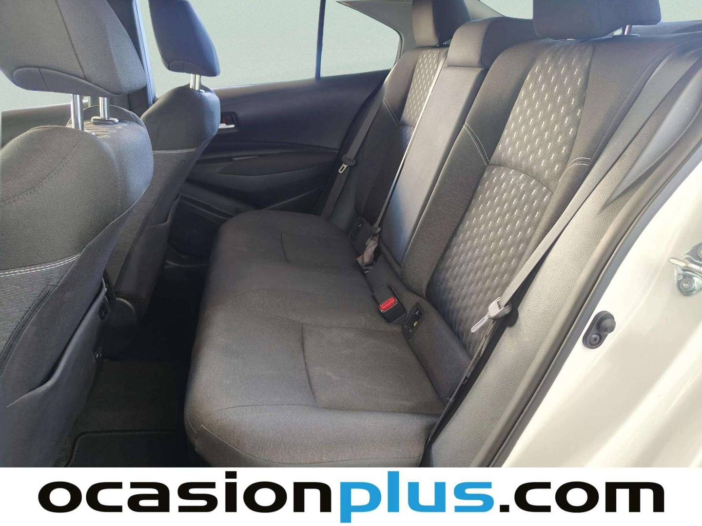 Foto asientos traseros Toyota Corolla Toyota Corolla 140H Style (140 CV)