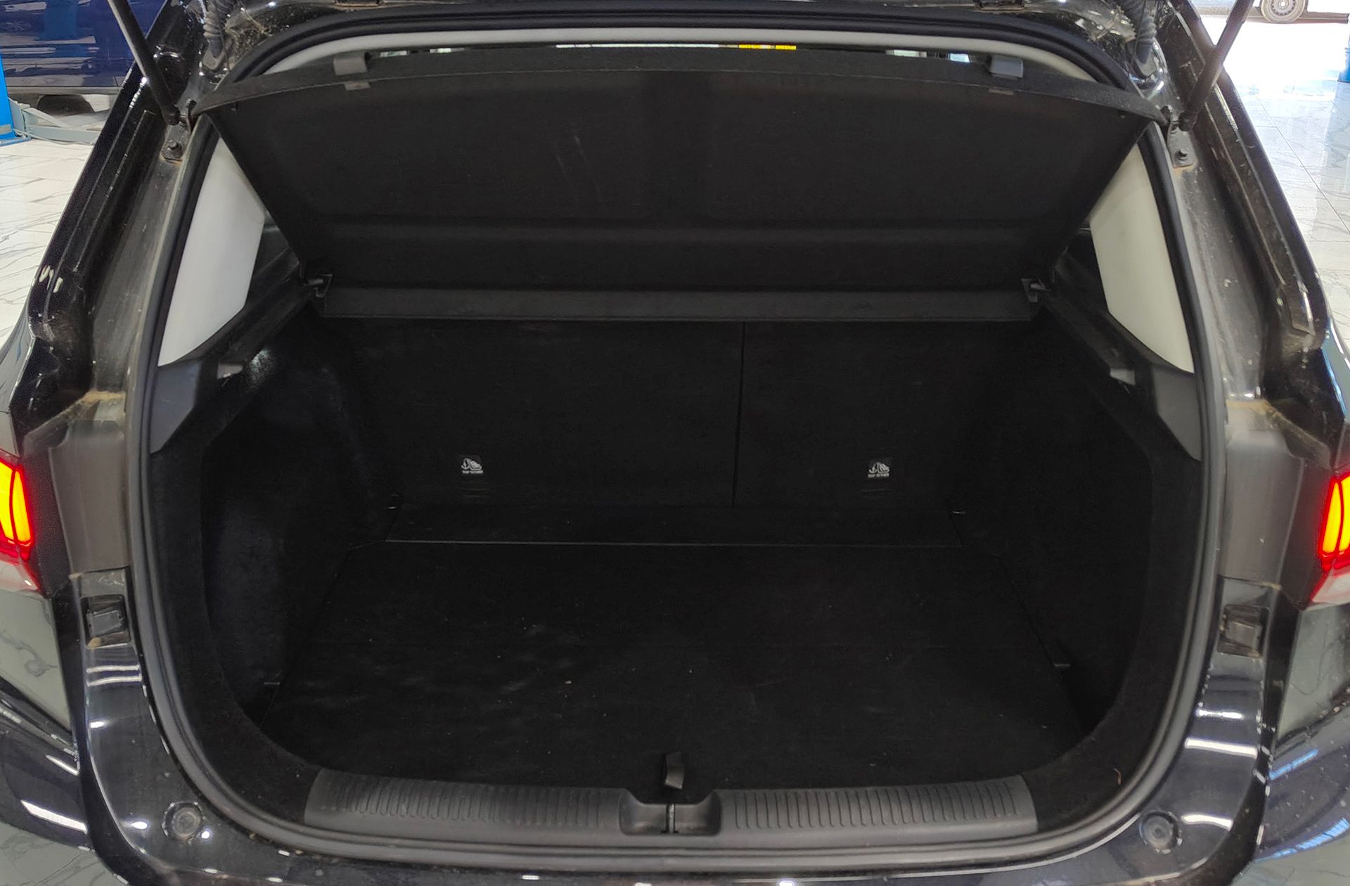 MG ZS 1.5 Hybrid+ Luxury - foto 16
