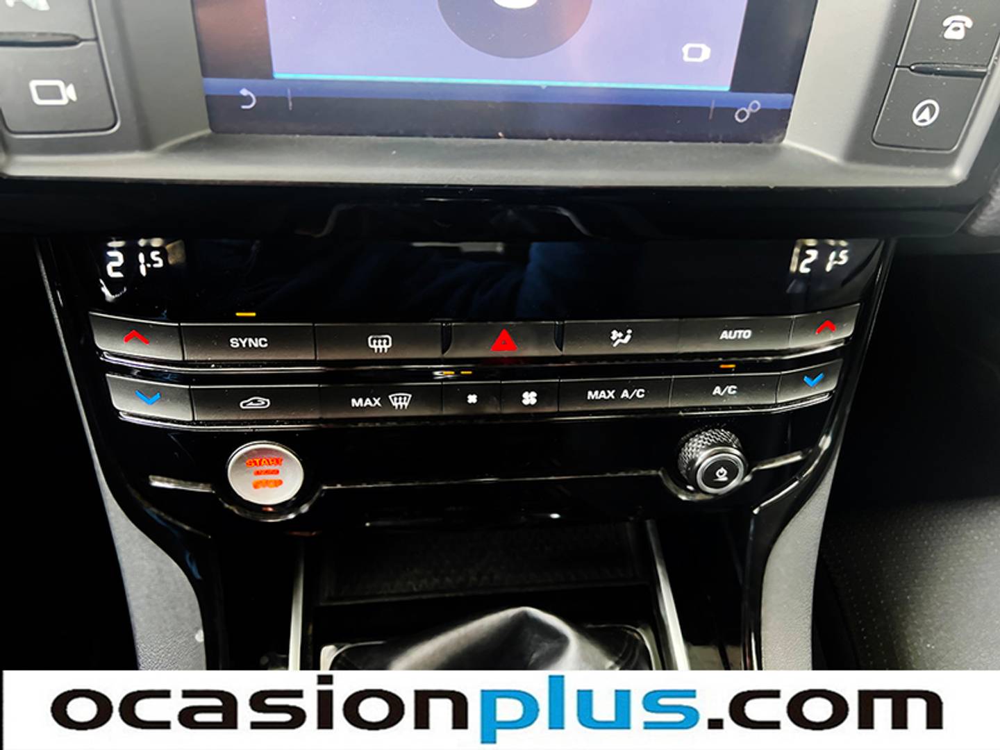 Foto Jaguar XE Jaguar XE 2.0 Diesel XE-Pure RWD (180 CV)