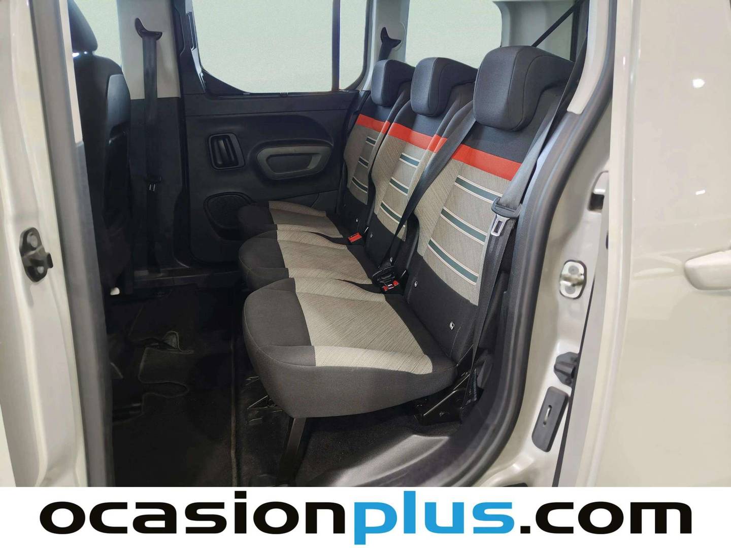 Foto asientos traseros Citroën Berlingo Citroën Berlingo BlueHDi 130 S&S Talla M Shine EAT8 (130 CV)