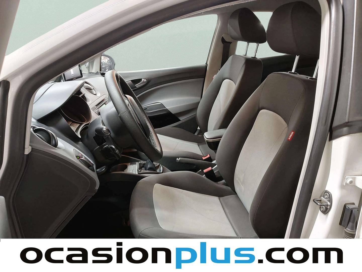 Foto asientos delanteros Seat Ibiza SEAT Ibiza 1.2 TSI Reference (85 CV)