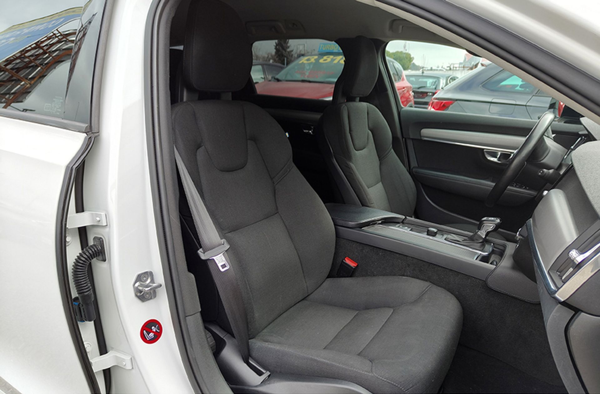 Volvo V90 D4 Momentum - foto 20